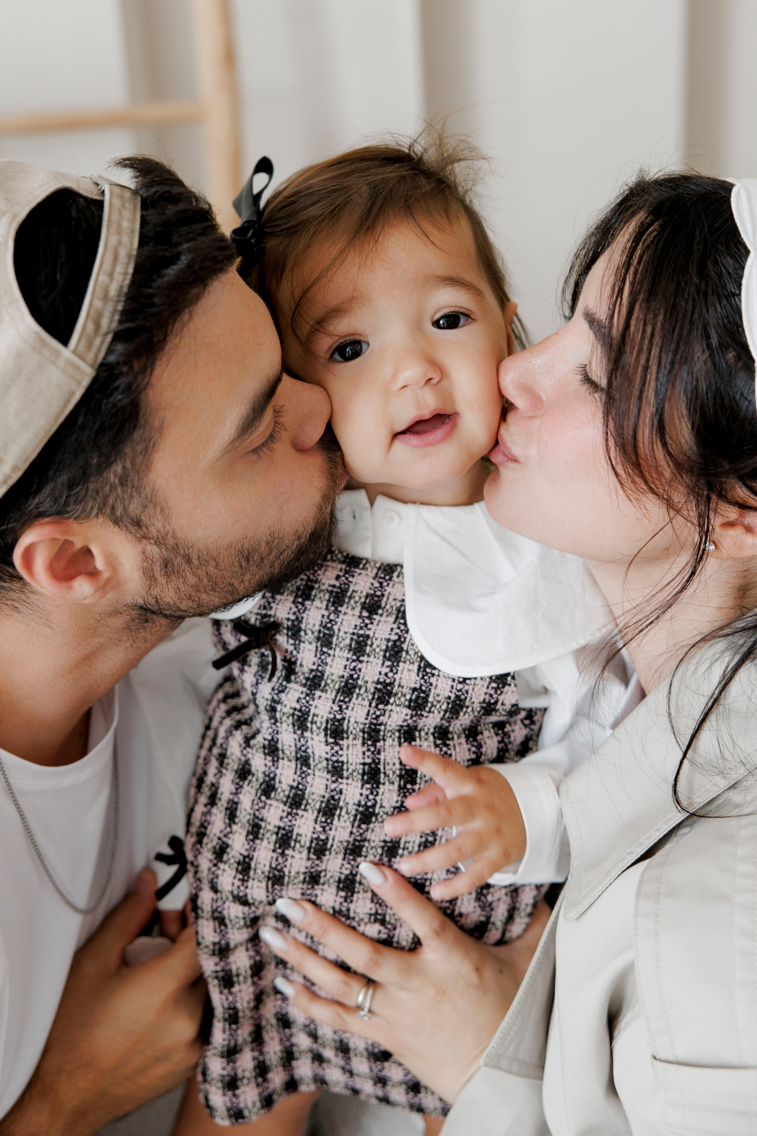 Family photoshoot inside the studio. Wedding and family photographer