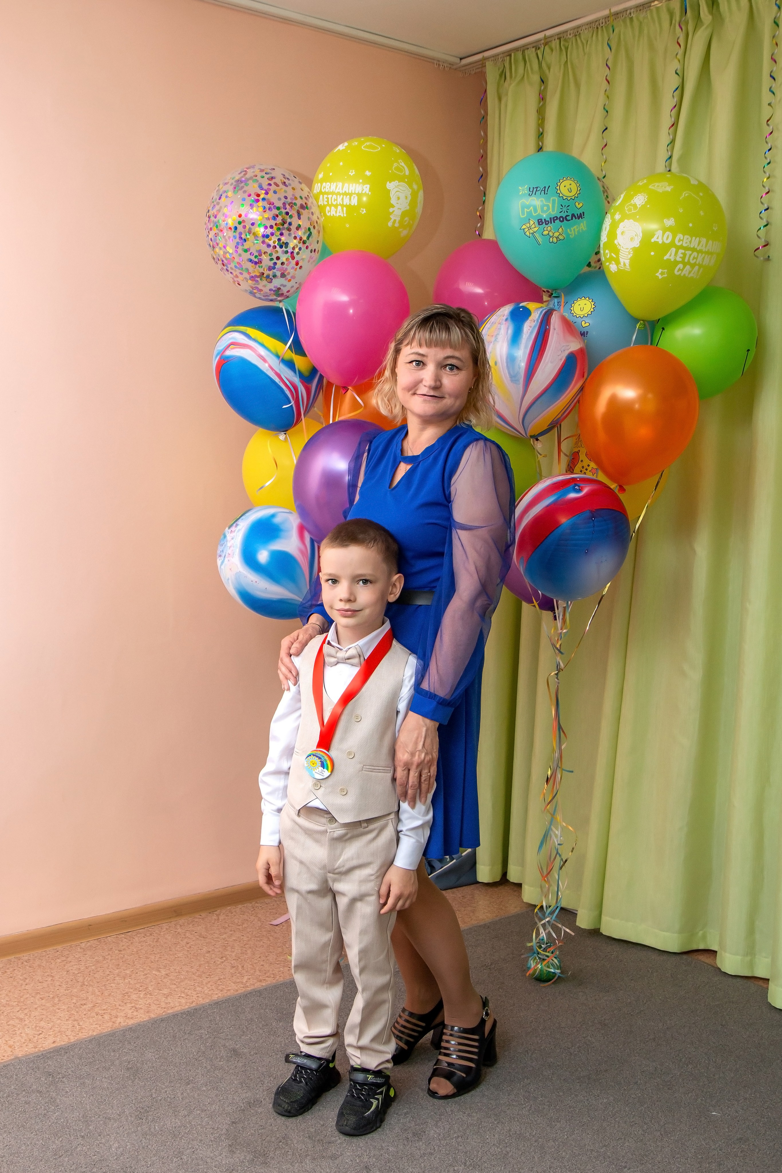 Выпускной вечер в ДС «Подснежник». Фотограф в Шелехове, лучшие выпускные альбомы в Шелехове