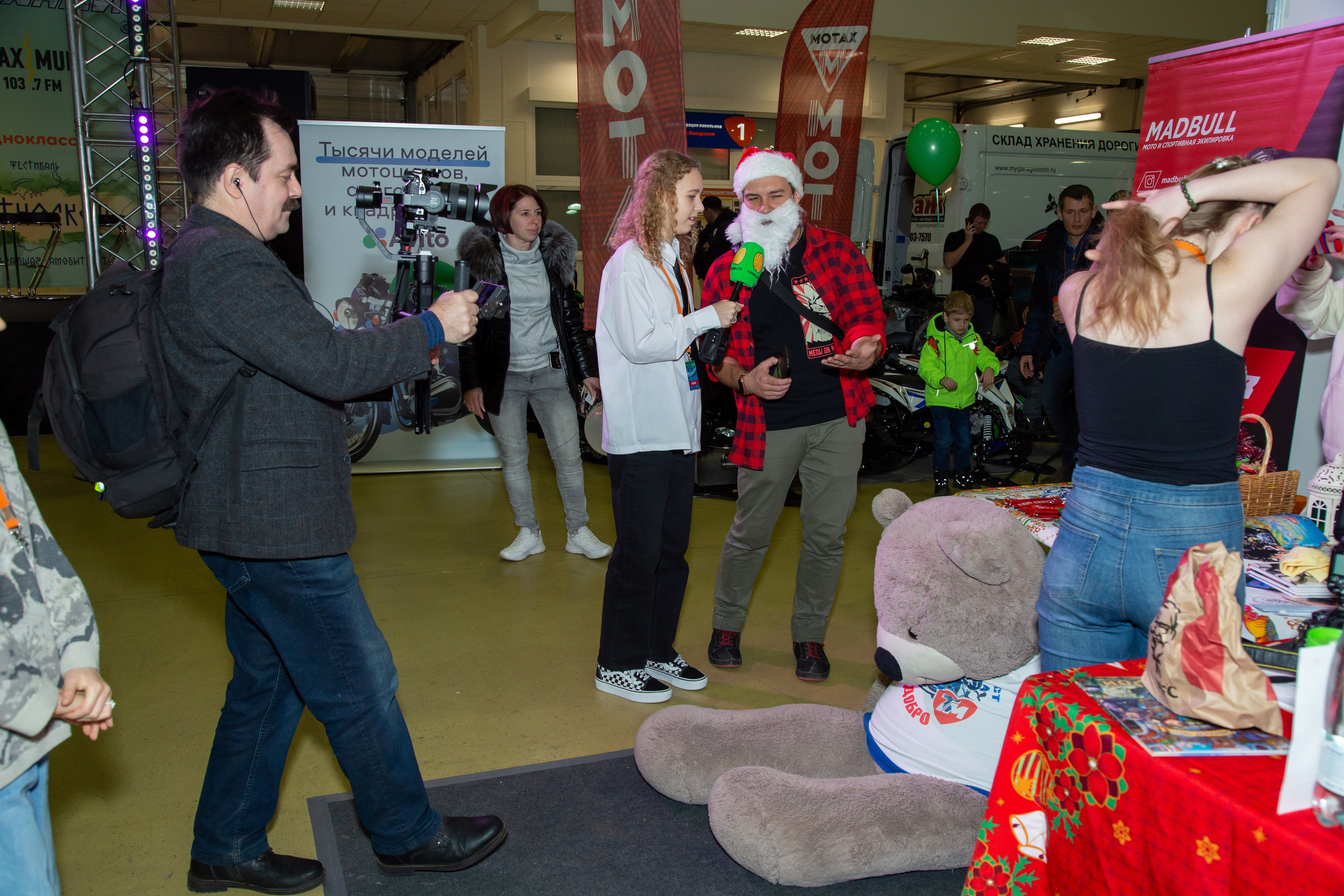 Фотопрогулка по выставке Поехали 2022. «Студия DRONAVT`s» — видеосъёмка и фотография г. Москва