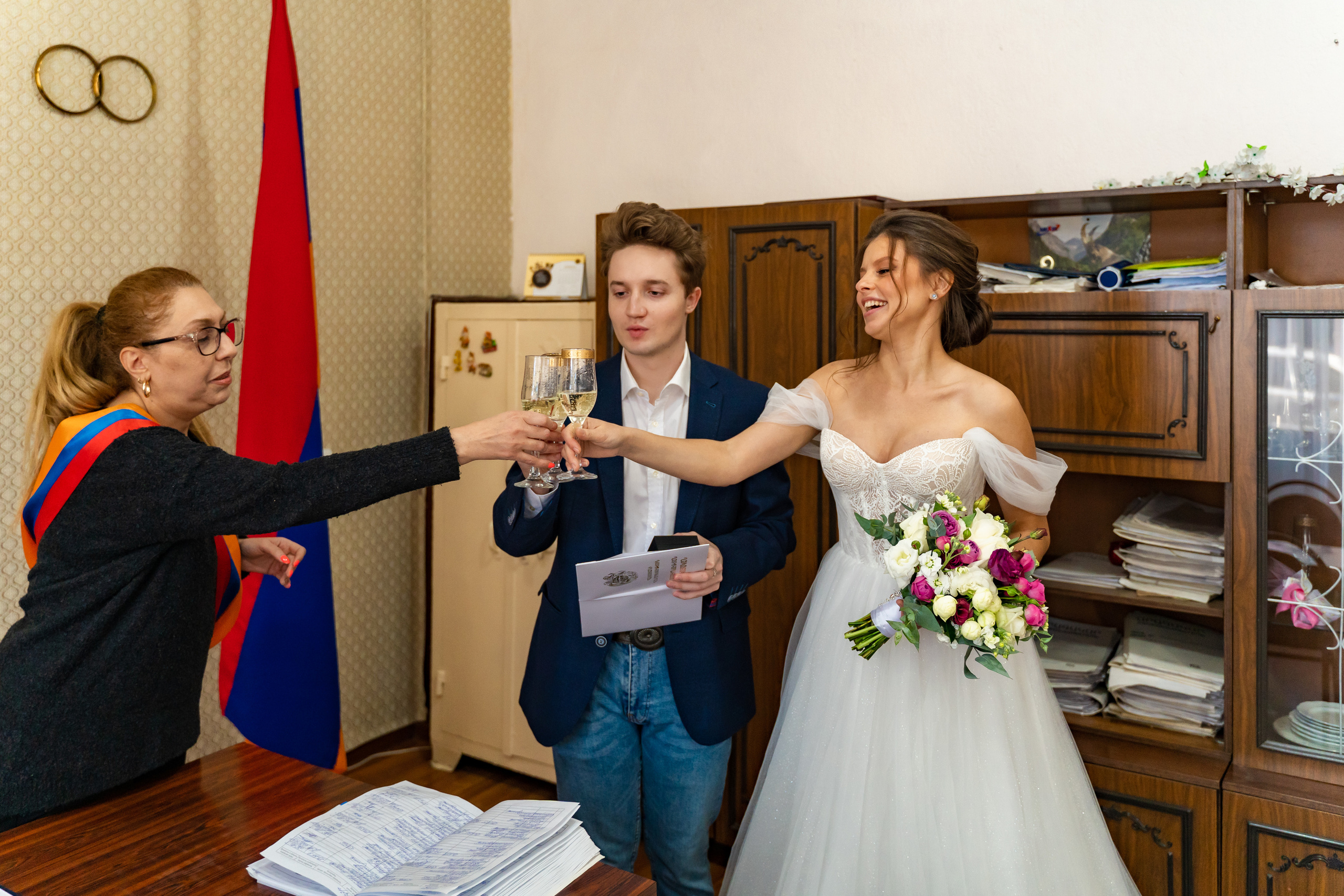 Даня и Даша. Камерная свадьба в Ереване. Свадебный и семейный фотограф Ирина Чернова