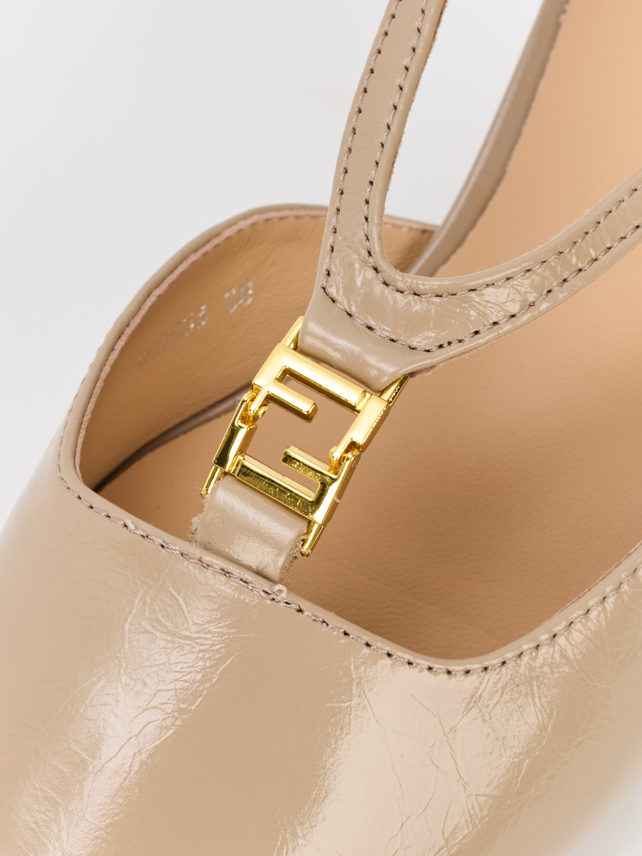 Обувь и сумки предметная съемка. Фотограф Москва