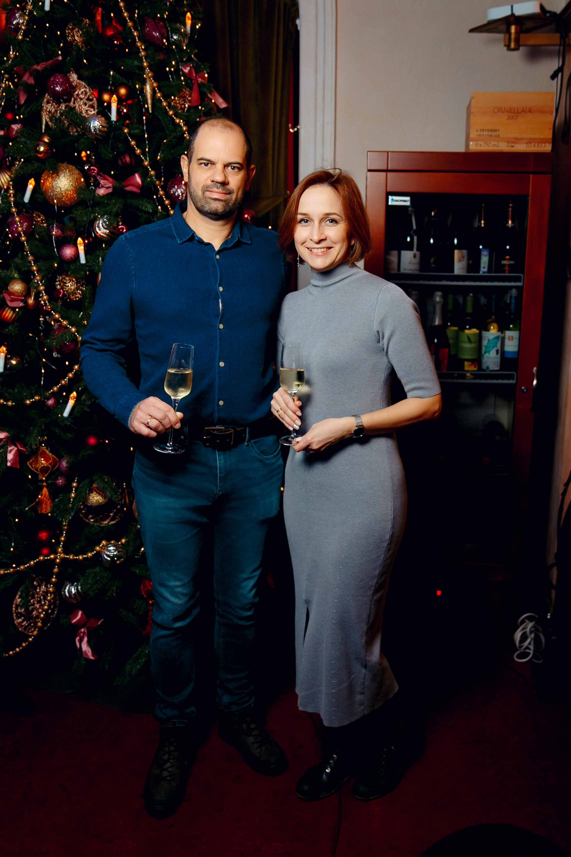 Вечер в «Дежавю». Ваш репортажный фотограф Артемий Антонов