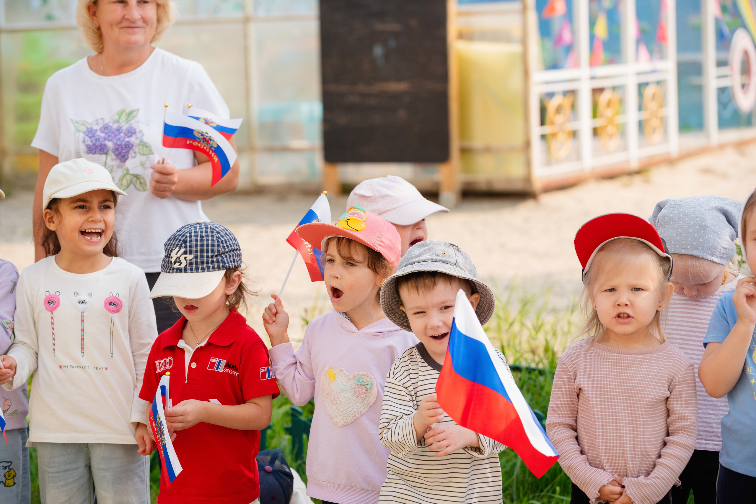 День Российского флага. Д/с Аленький цветочек. Детский и семейный фотограф в Сургуте и Нефтеюганске Анна Старцева
