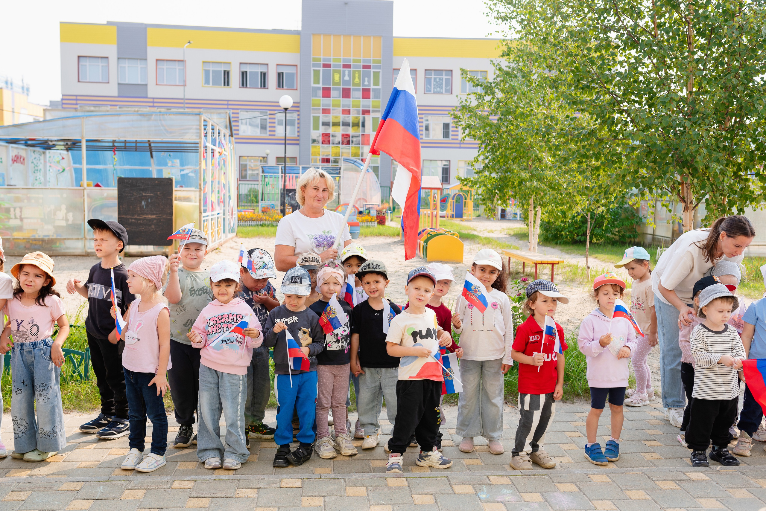 День Российского флага. Д/с Аленький цветочек. Детский и семейный фотограф в Сургуте и Нефтеюганске Анна Старцева