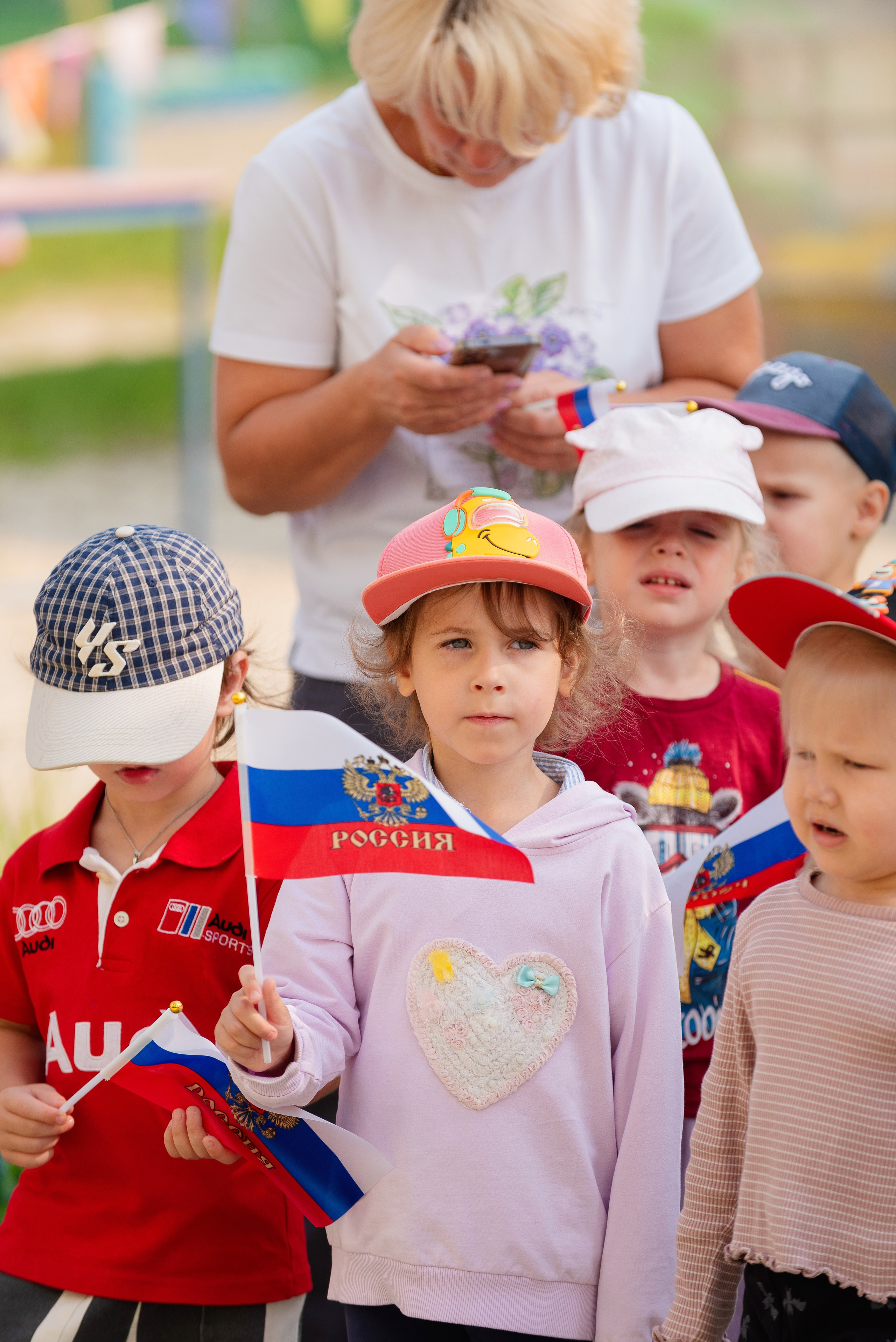 День Российского флага. Д/с Аленький цветочек. Детский и семейный фотограф в Сургуте и Нефтеюганске Анна Старцева
