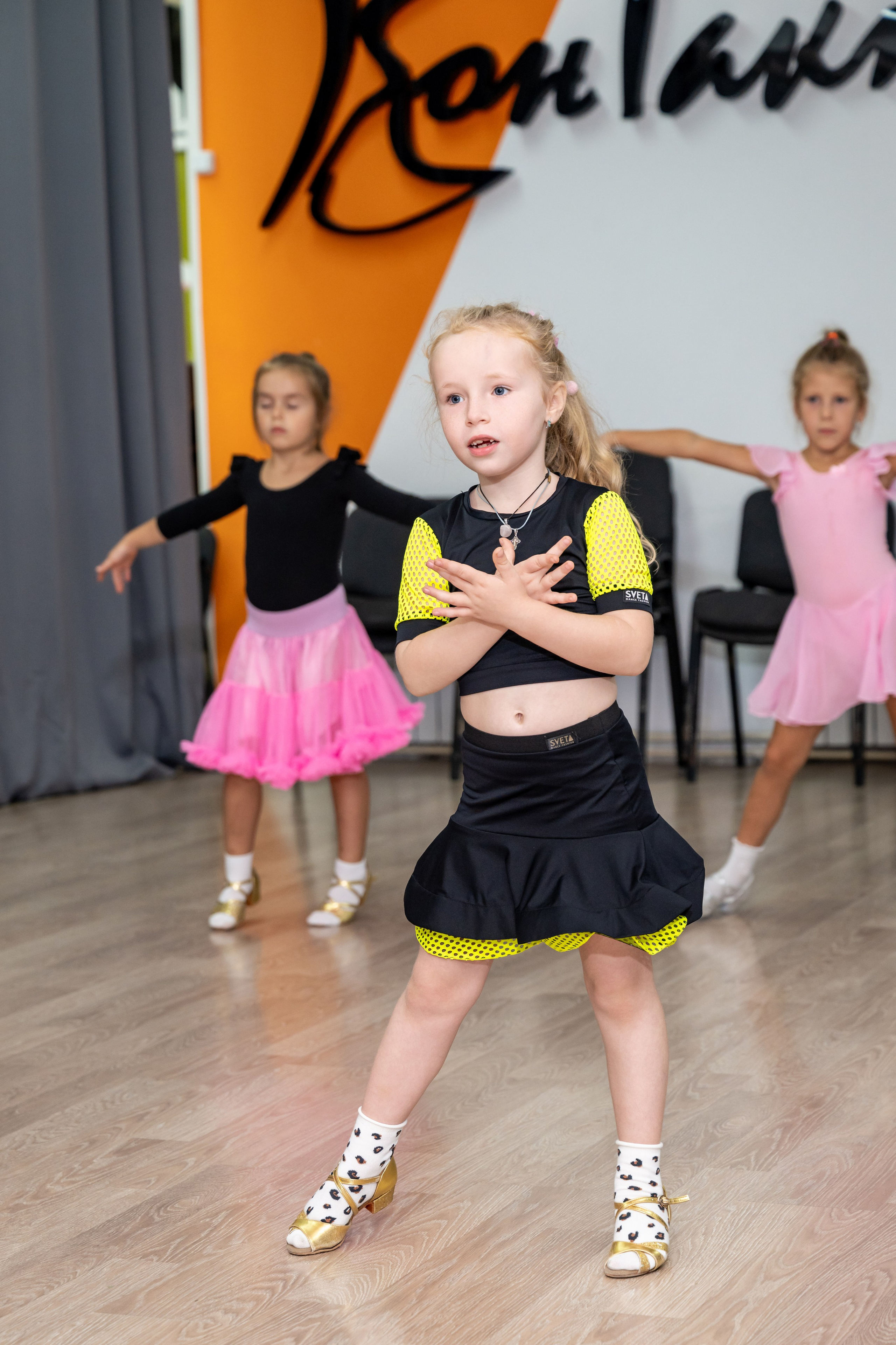 Группа 3-6 лет первый и второй год обучения. КонТакт — спортивные бальные танцы в Москве