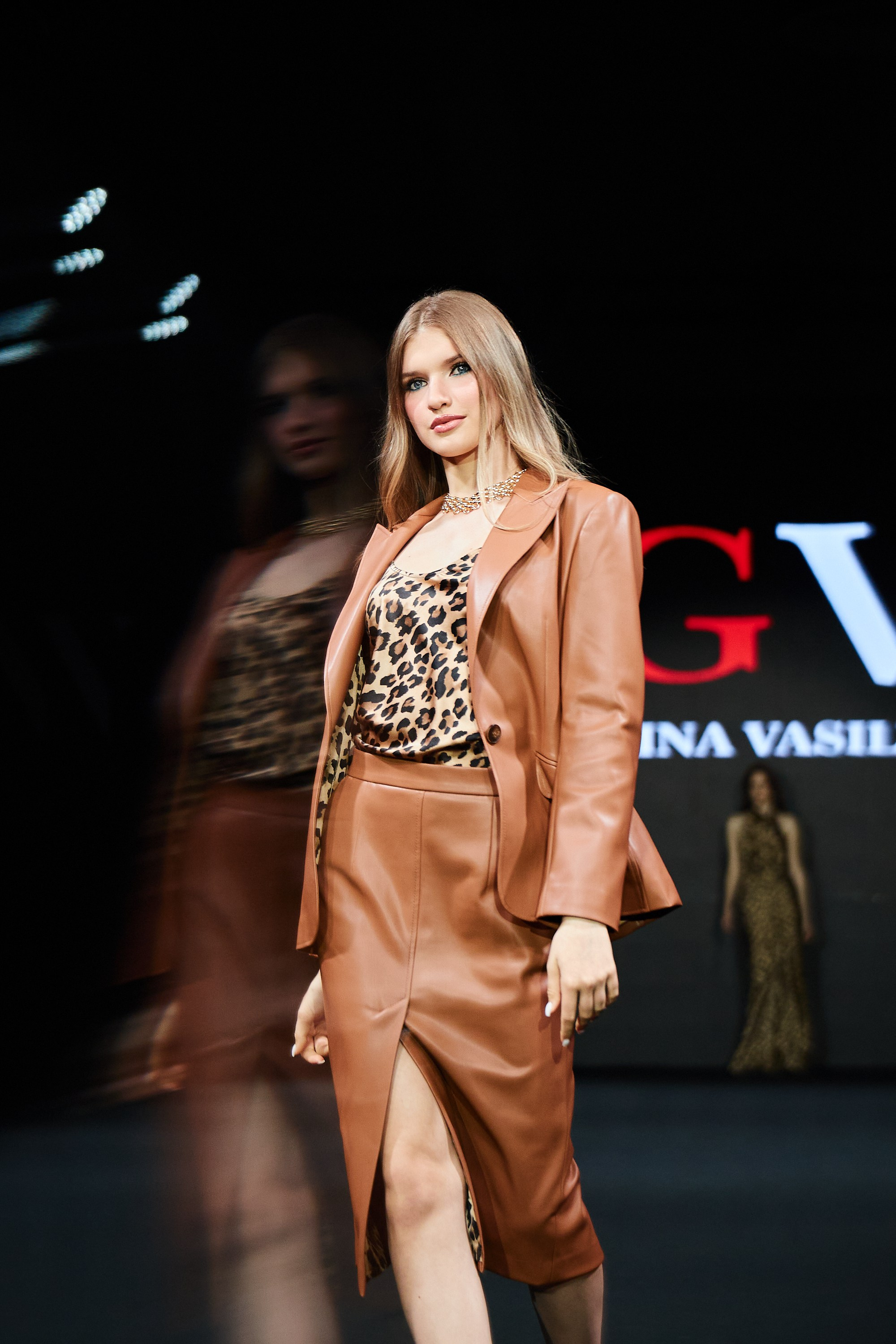 Sochi Fashion Week май 2026. Профессиональный фотограф в Сочи Виктория Джой. Обучение