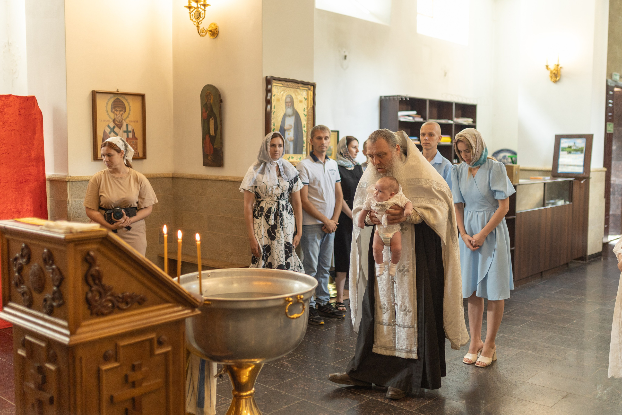Крещение, Храм во имя Всемилостивого Спаса (на Звёздочке). Фотограф новорожденных. Детский и семейный фотограф Марьяна Юдина