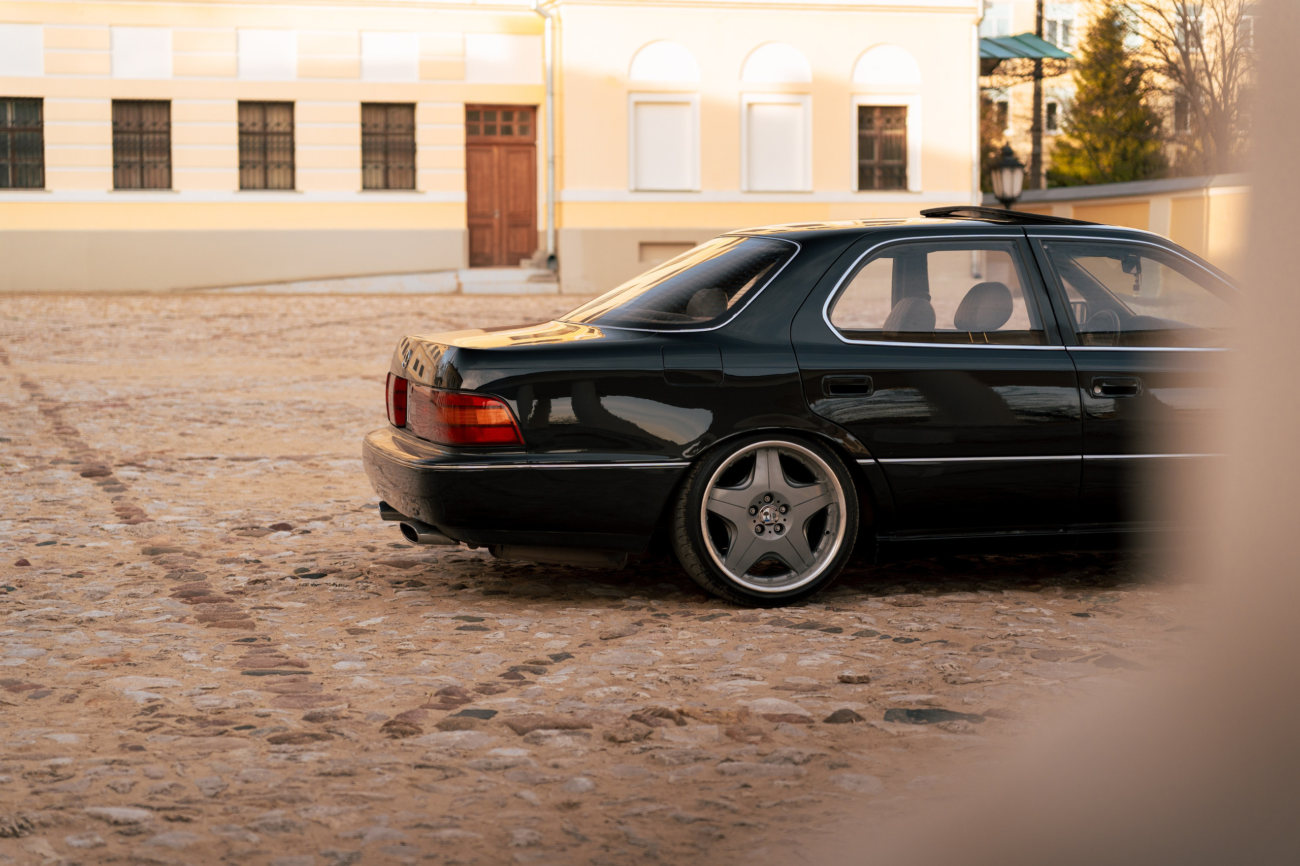 Фотографии Lexus LS400