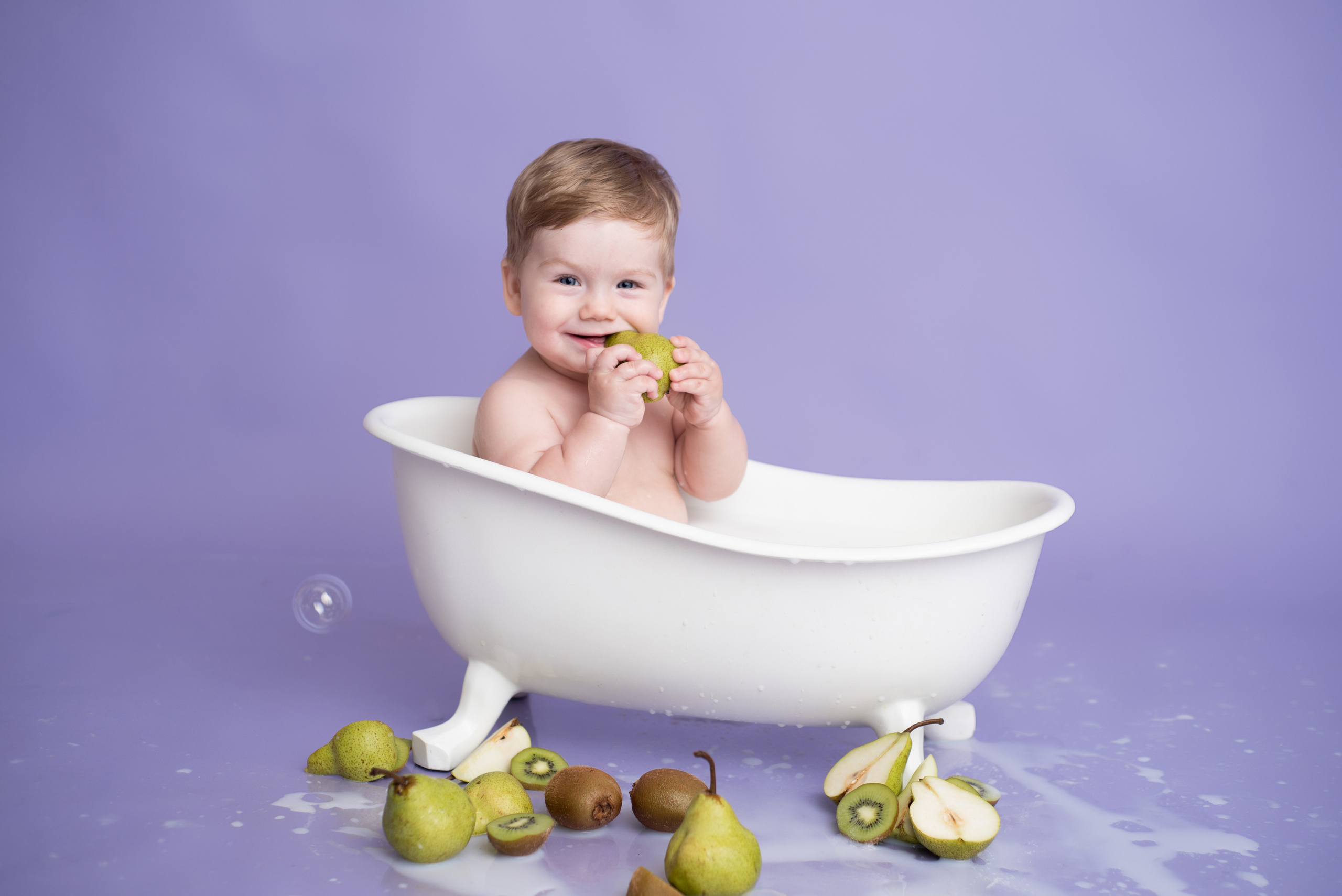 Молочная ванна. Детский фотограф в г. Ростове-на-Дону Кристина Соболевская