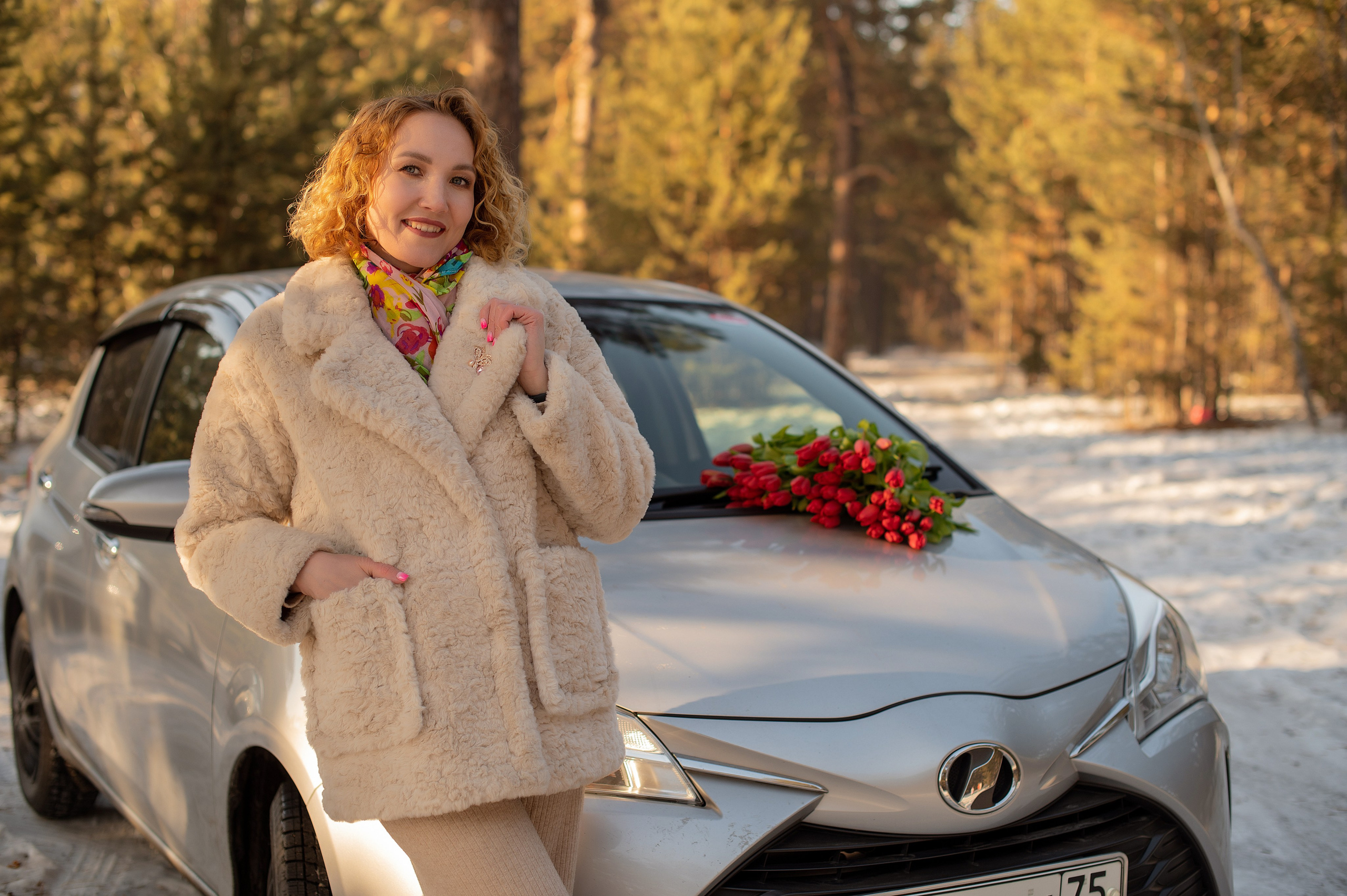 Ира тюльпаны в снегу. Фотограф Виктория Воронина