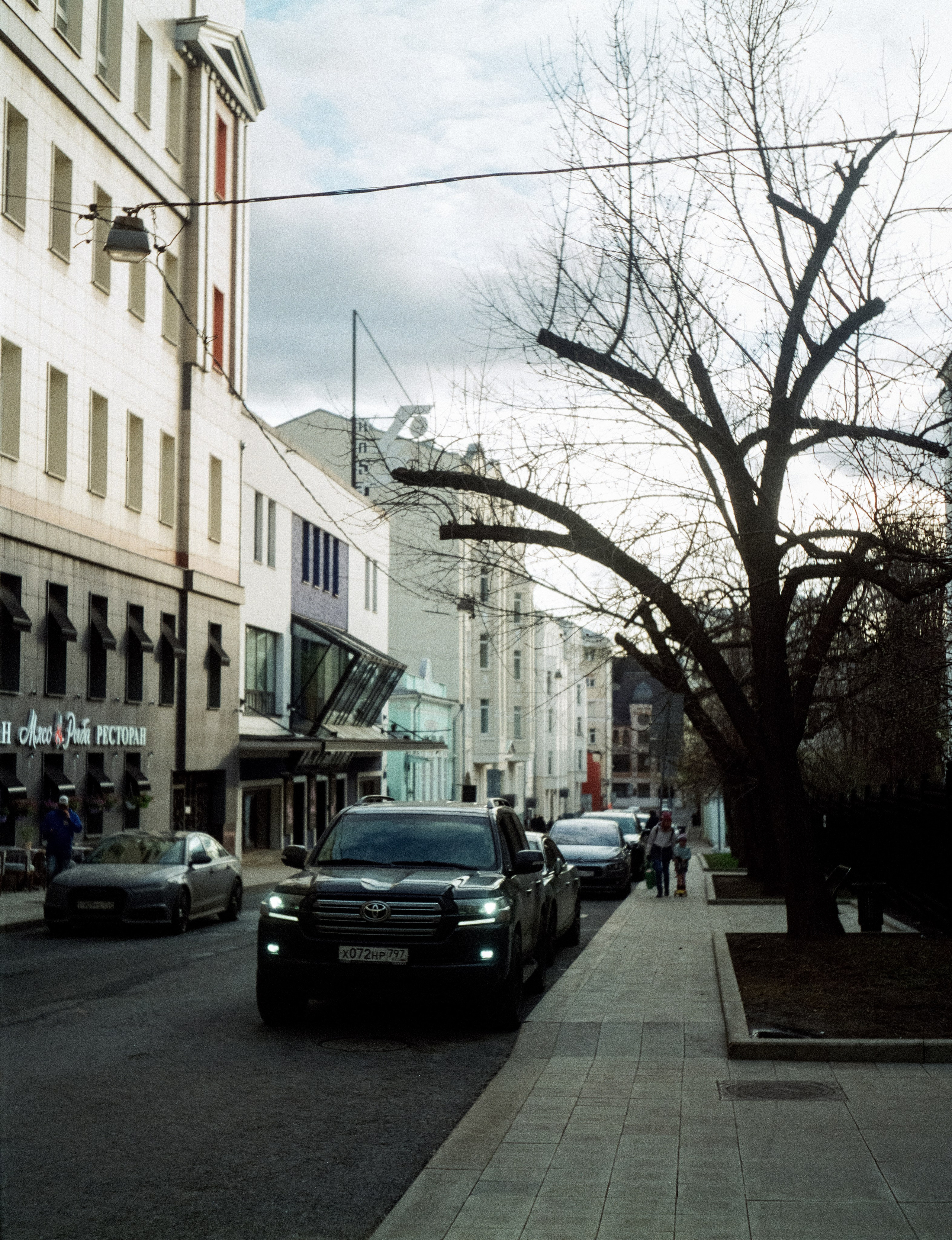 Благовещенский переулок, апрель 2024 года / Konica Pearl II