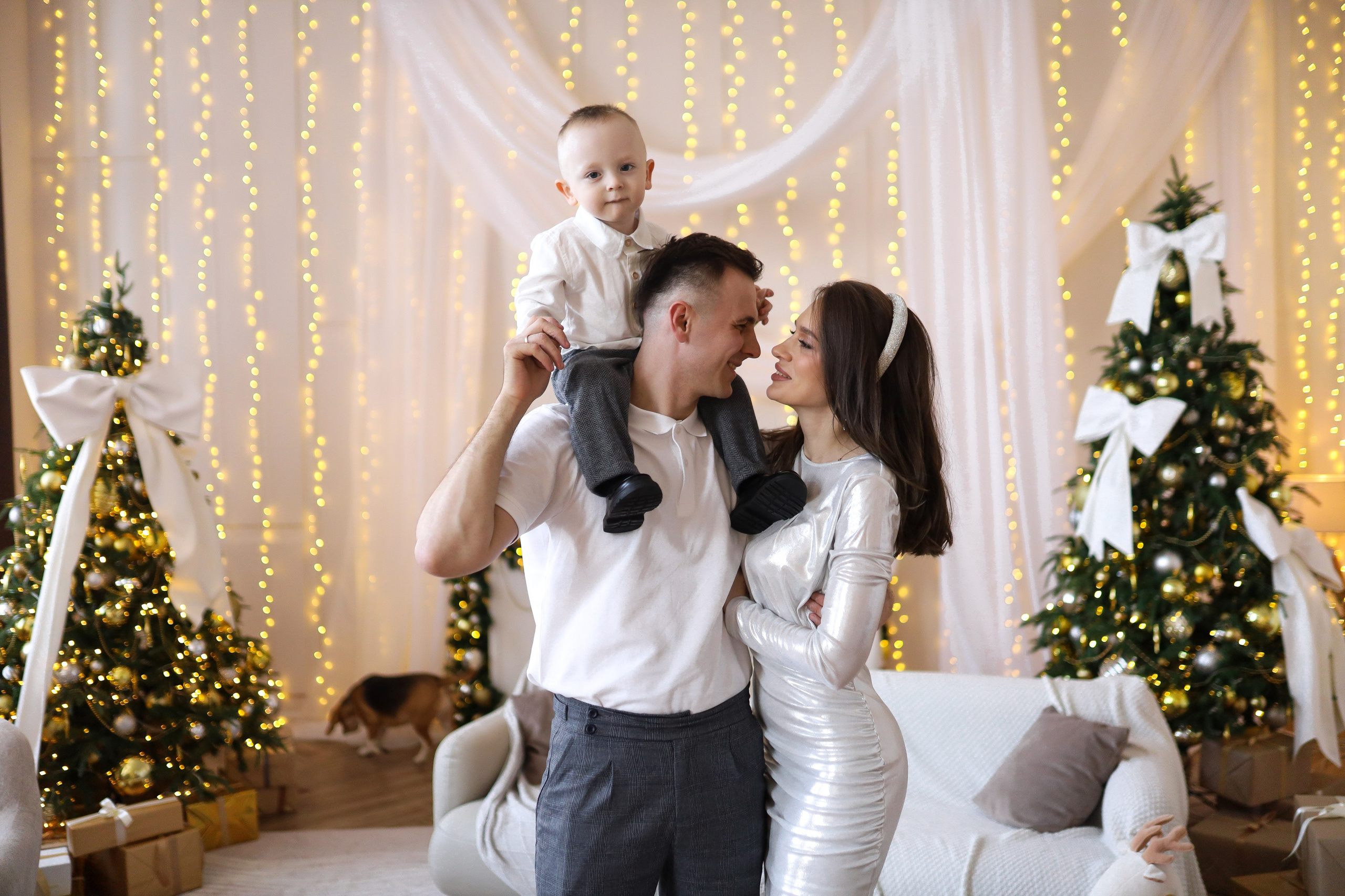 Семейная съёмка белый зал. ФОТОГРАФ ХАБАРОВСК АНАСТАСИЯ РАЧЕНКОВА