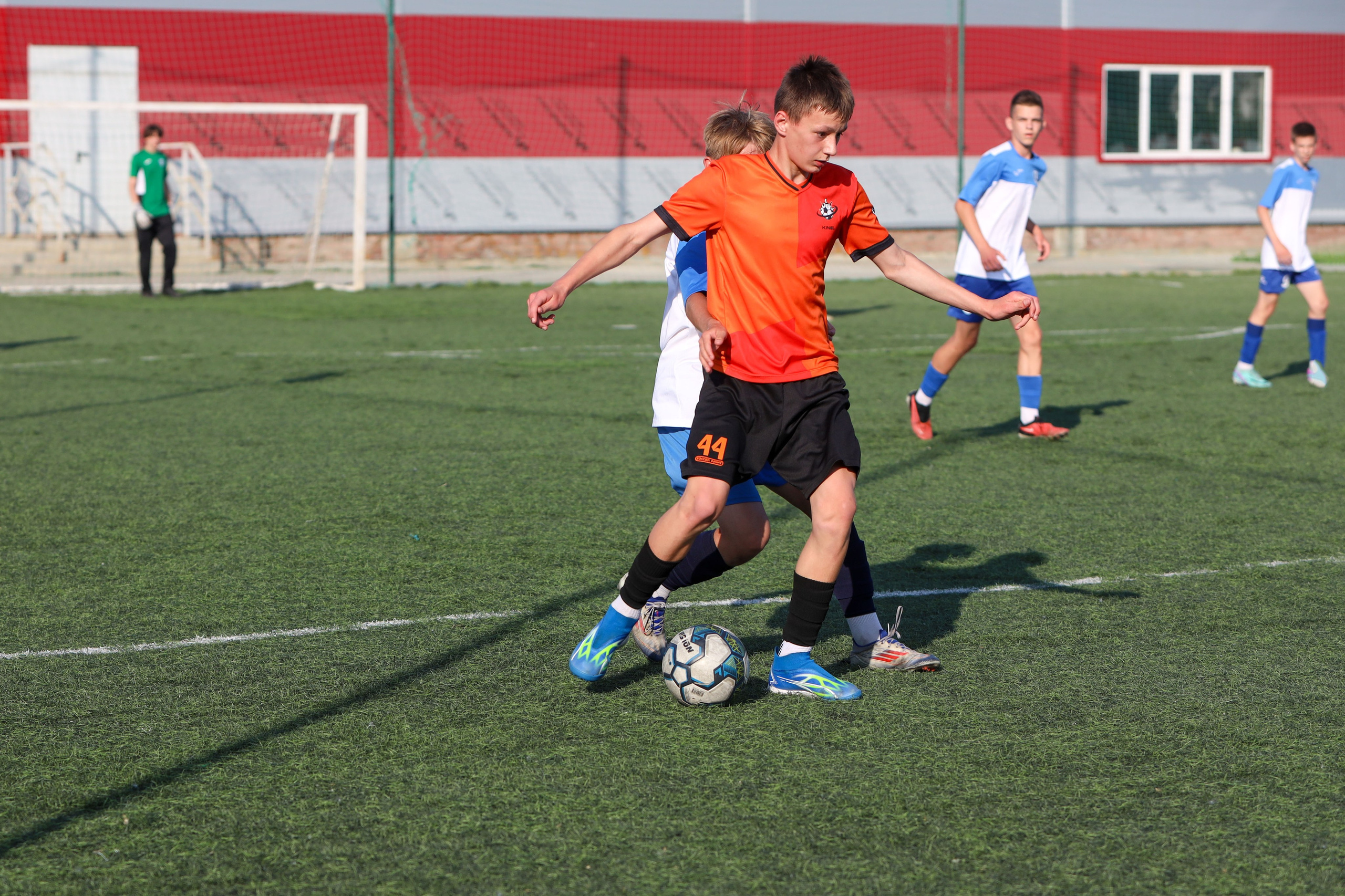 Кинель — Виктория Унион. Чемпионат СФПЛ. Молодежная футбольная лига U-15. Спортивный фотограф в Самаре