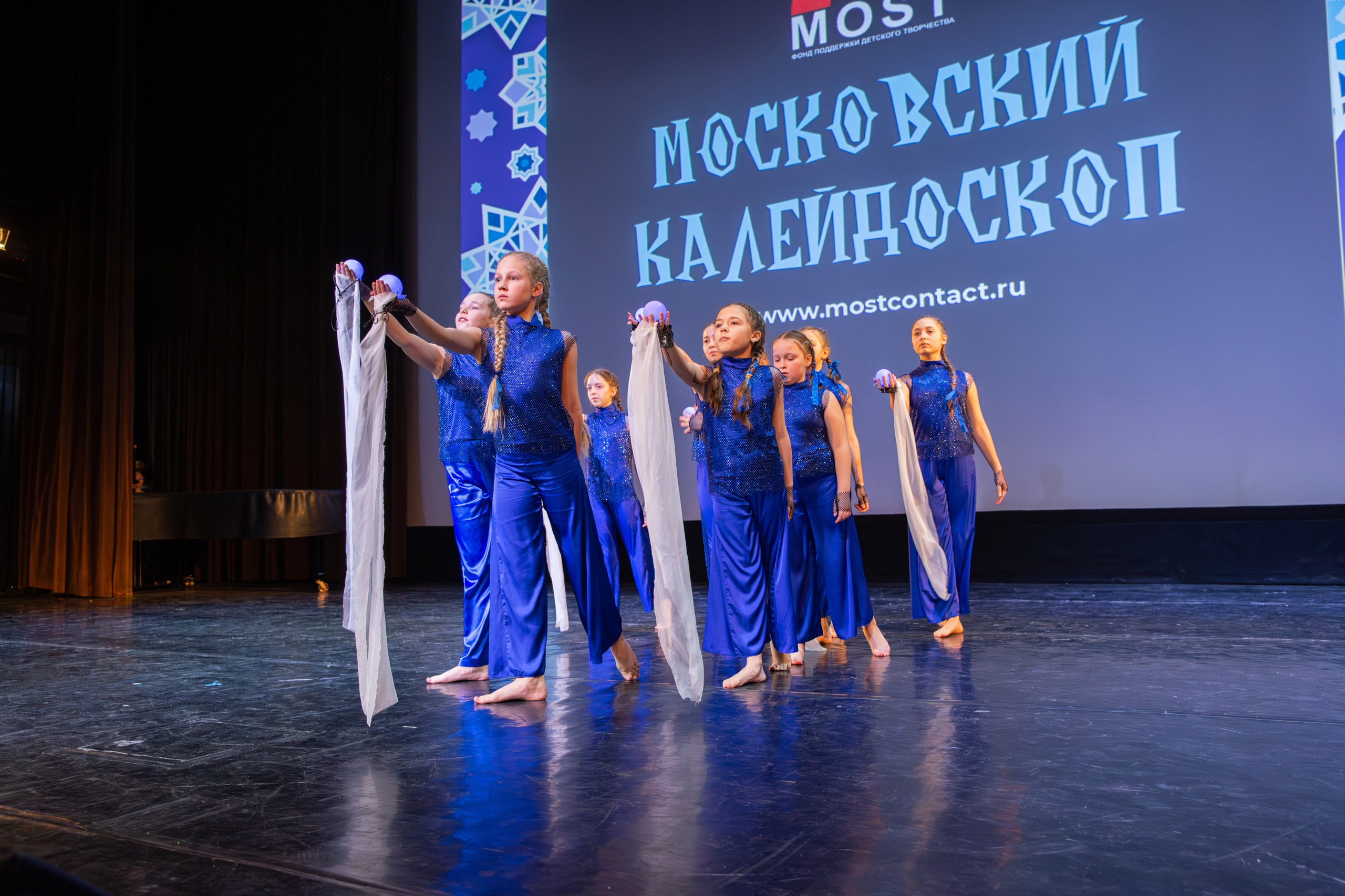 Съемка школьных репортажей в Москве. Семейный и женский фотограф в Москве Надежда Воробьева