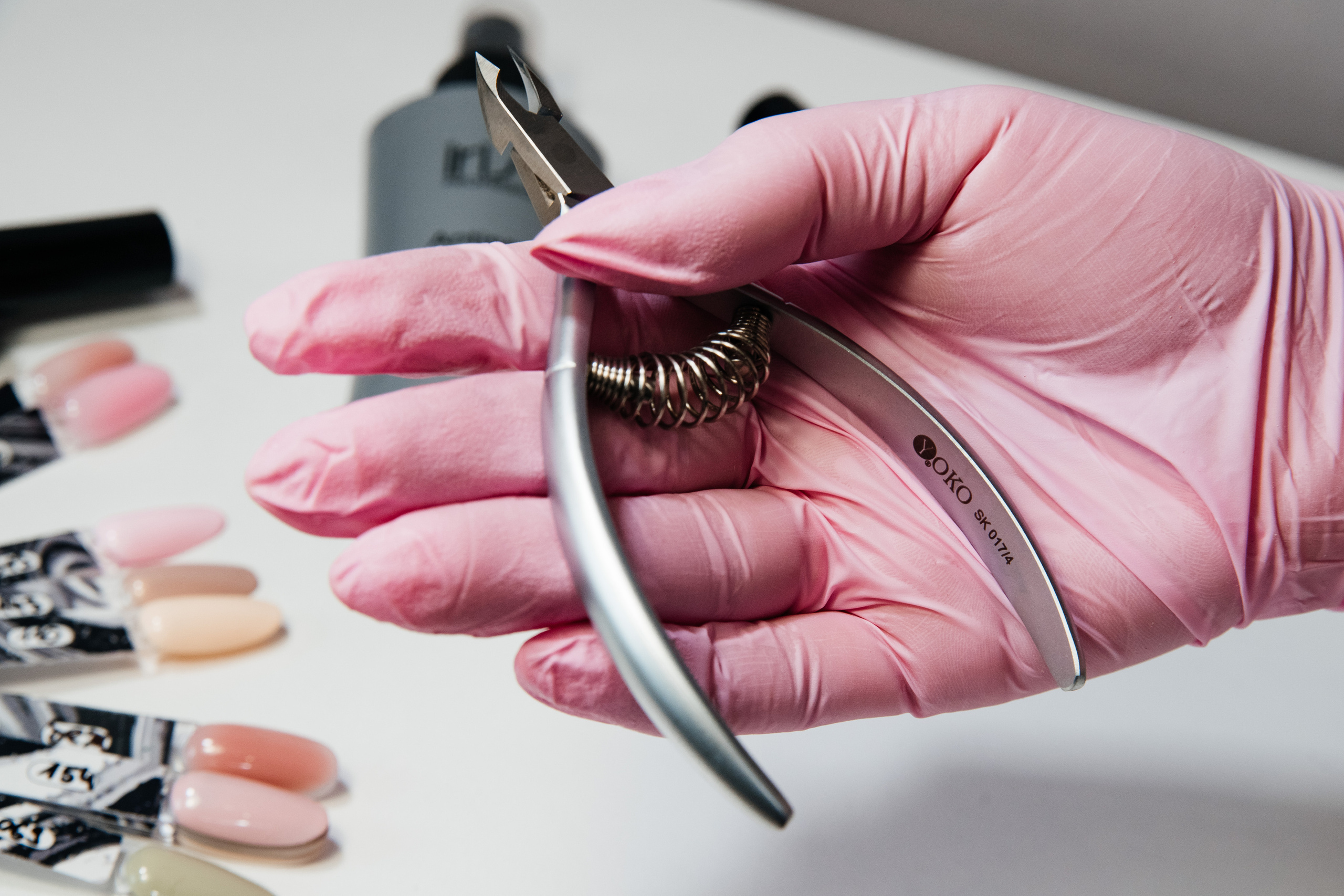 Маникюр предметка. Свадебный и семейный фотограф Максим Сорокин