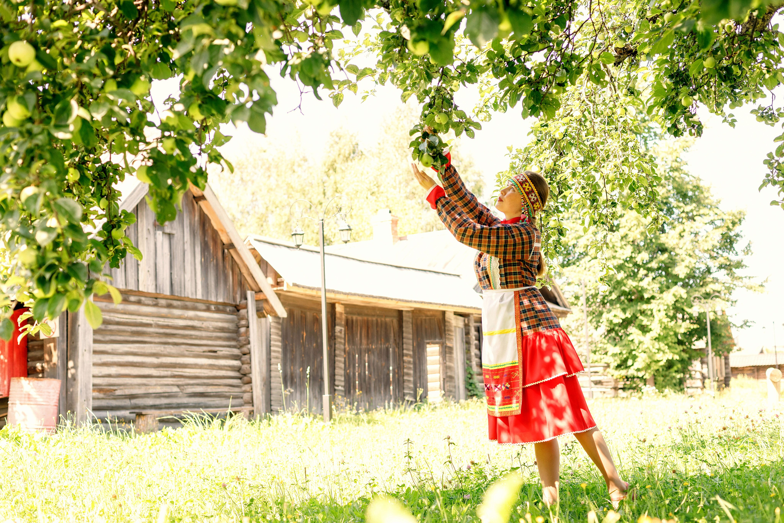 Фотосессия с Екатериной Анисимовой в Ибресинском этнографическом музее. Портретный и репортажный фотограф в Чебоксарах Андриян Чаркин