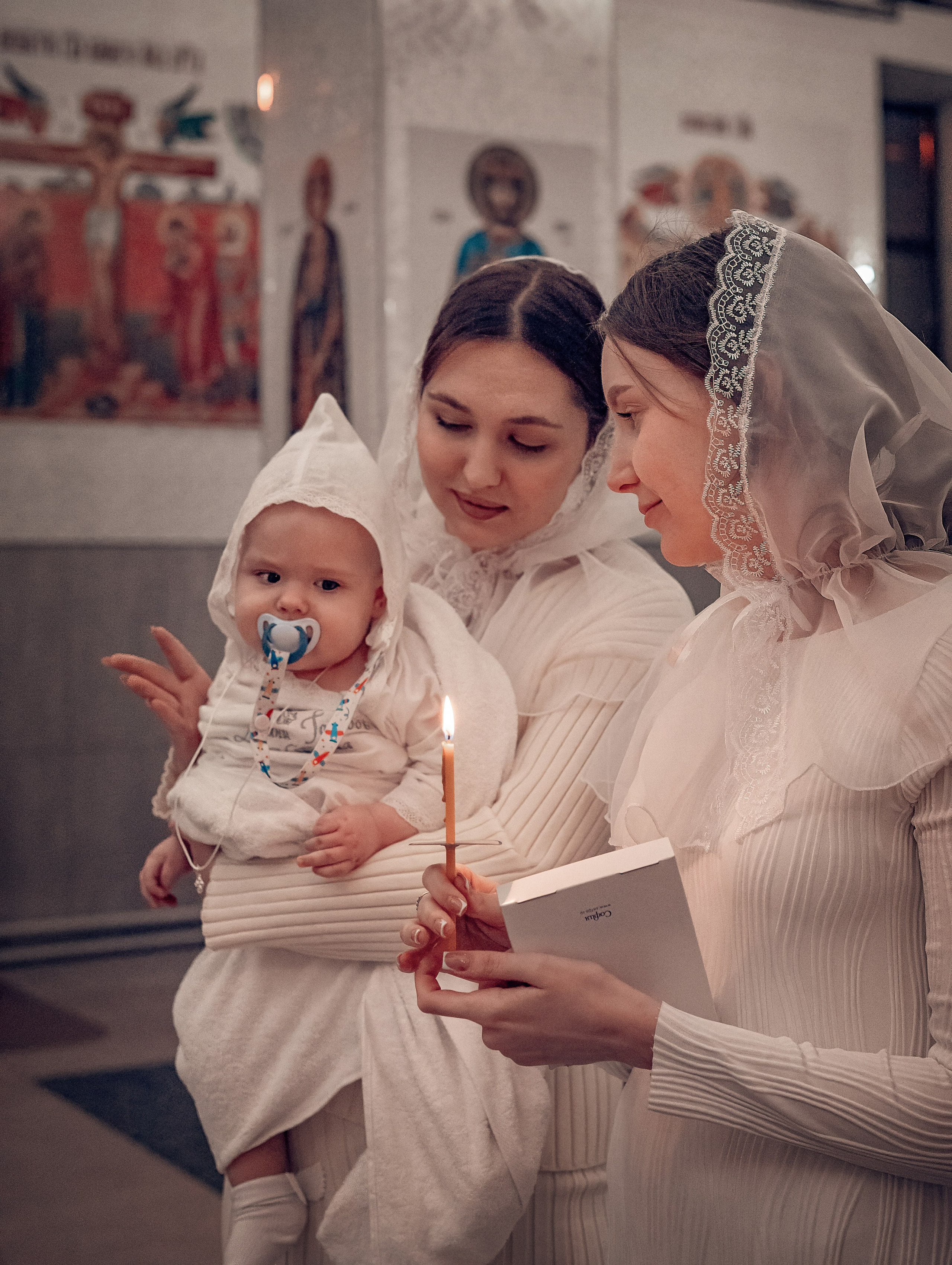 Крещение Максима в храме Феодора Тирона. Фотографы крещения/венчания  Красноярск Татьяна и Вячеслав Переваловы