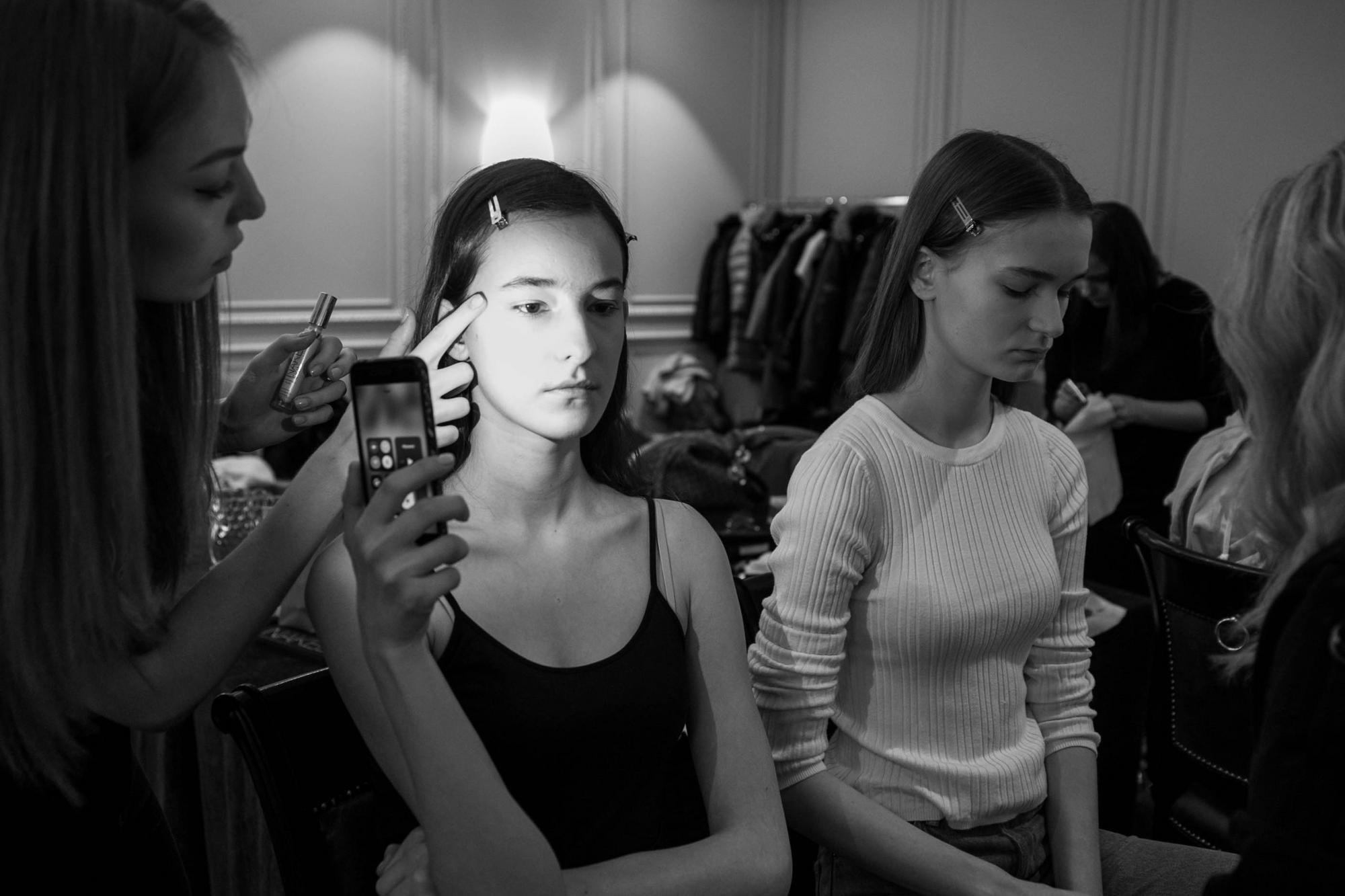 ВАЛЕНТИН ЮДАШКИН. Prêt-a-porter SS2018 SUPREMUS. Backstage. Свадебный фотограф в Санкт‑Петербурге Елена Пчельникова