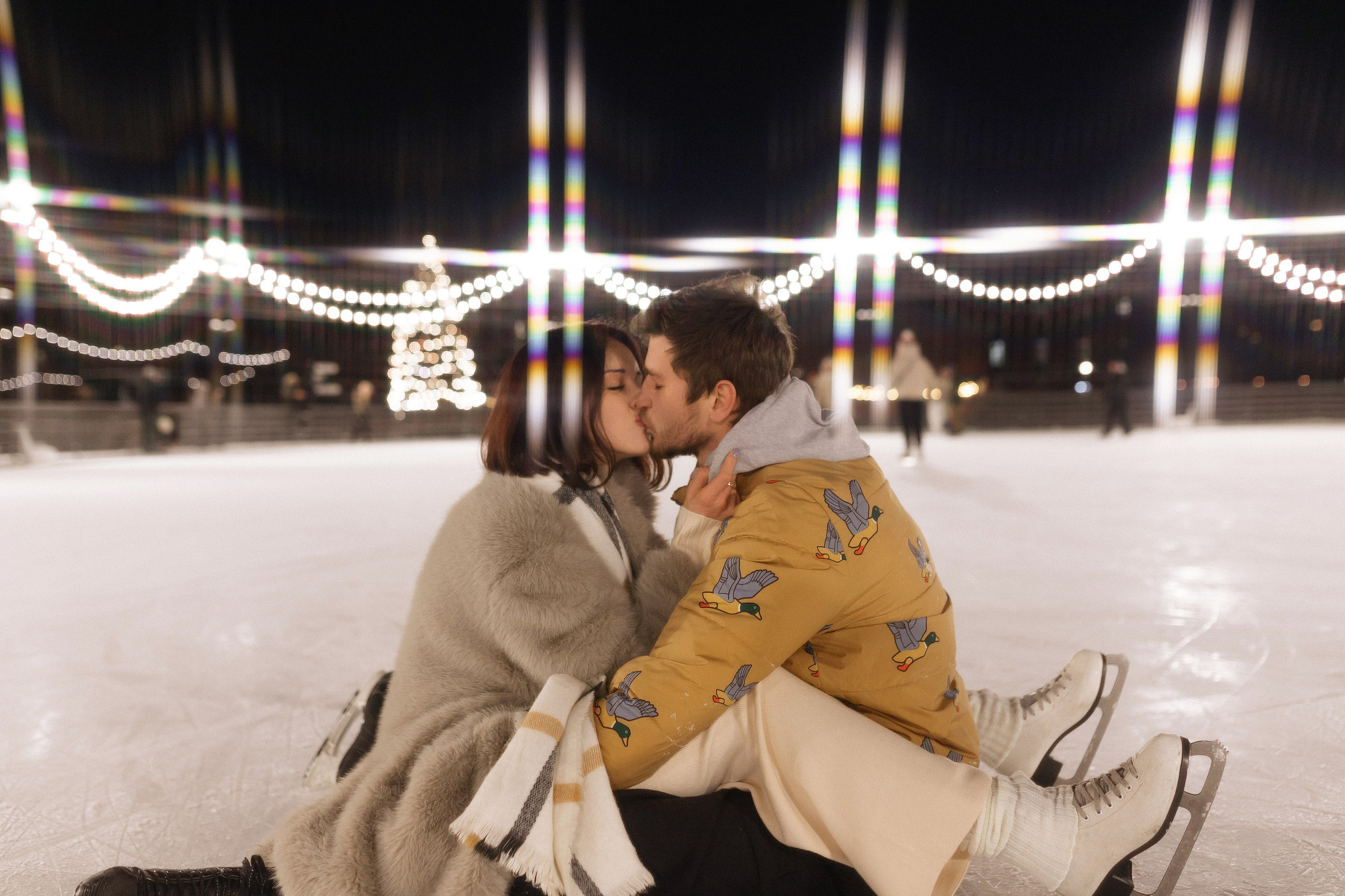 Алина и Сергей на катке. Портретный фотограф в Санкт-Петербурге Катя Протасевич