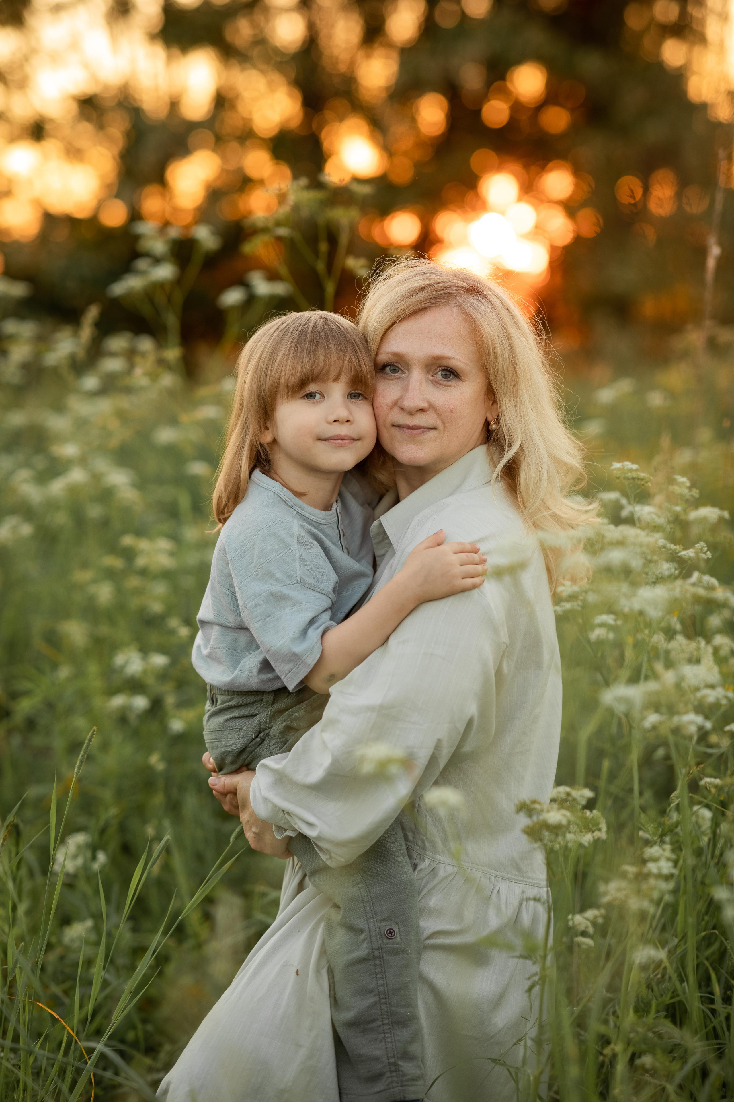 Лев Кырык с мамой. Женский семейный фотограф Тула Москва Захарова Анна