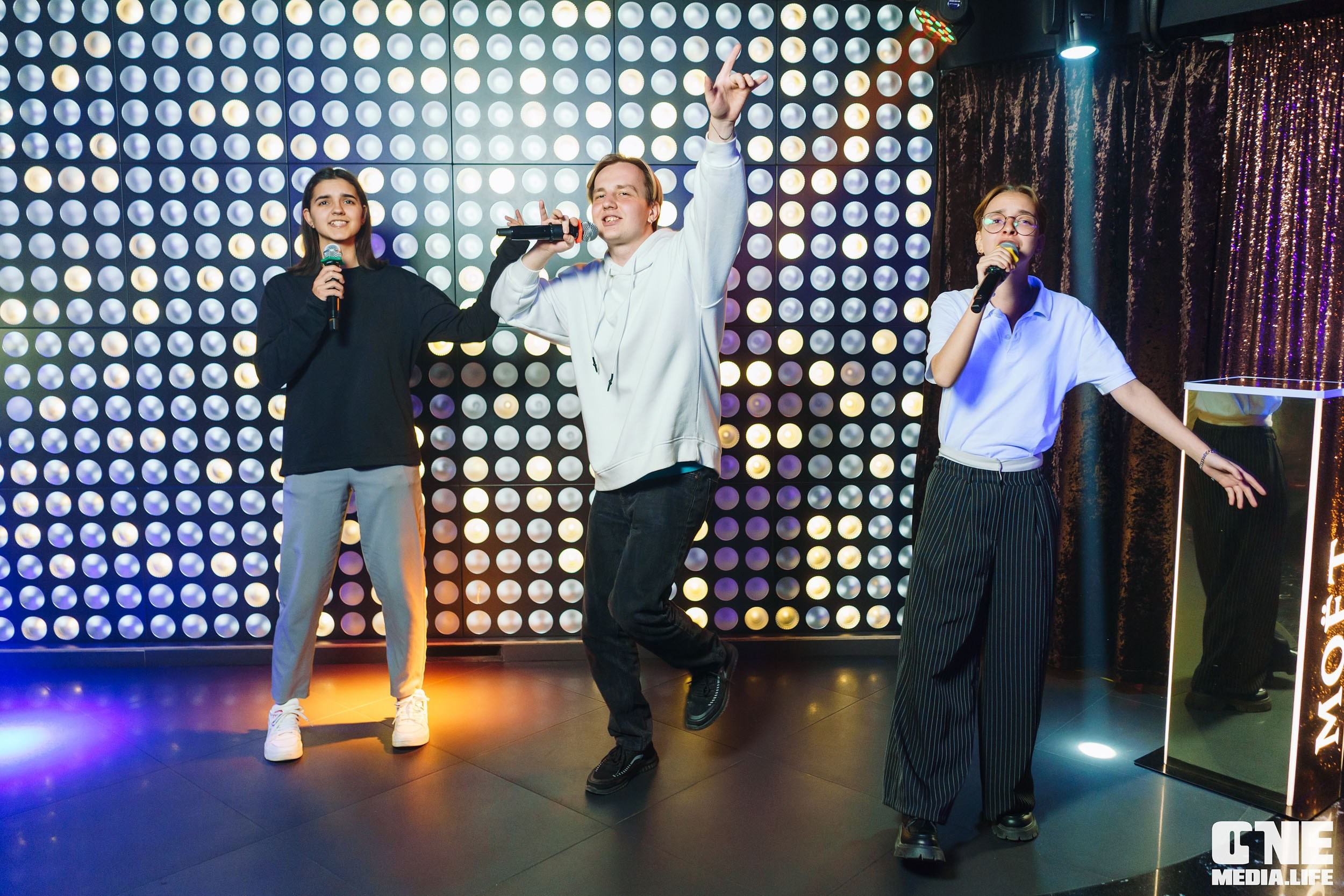 Караоке марафон в караоке-клубе Эйфория. One Media Life: фоторепортажи, фотоотчеты с мероприятий и заведений