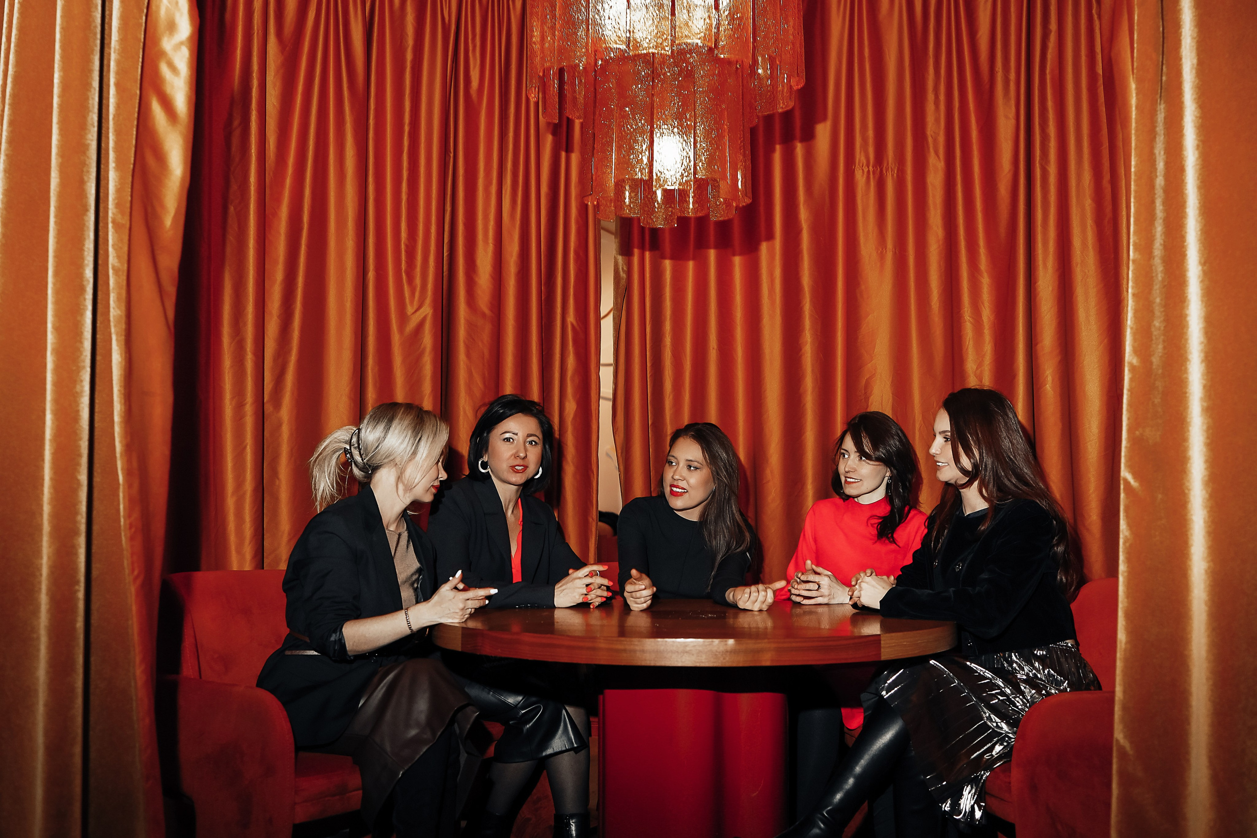 Фотосессия уличная и в кафе. Иванова Ирина Свадебный и семейный фотограф г. Уфа