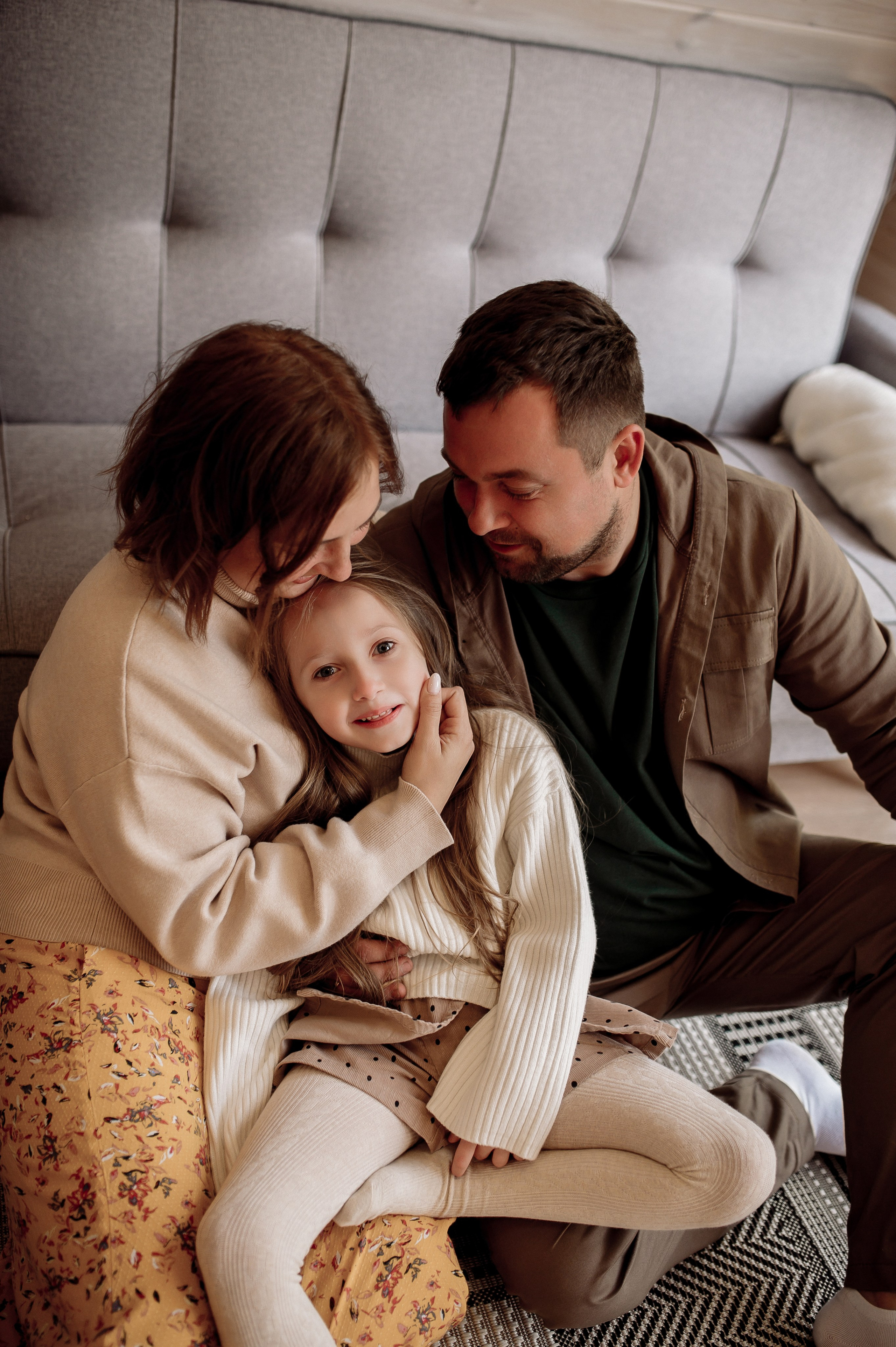 Катя, Дима, Настя и уютный домик. Фотограф Мария Стрелкова