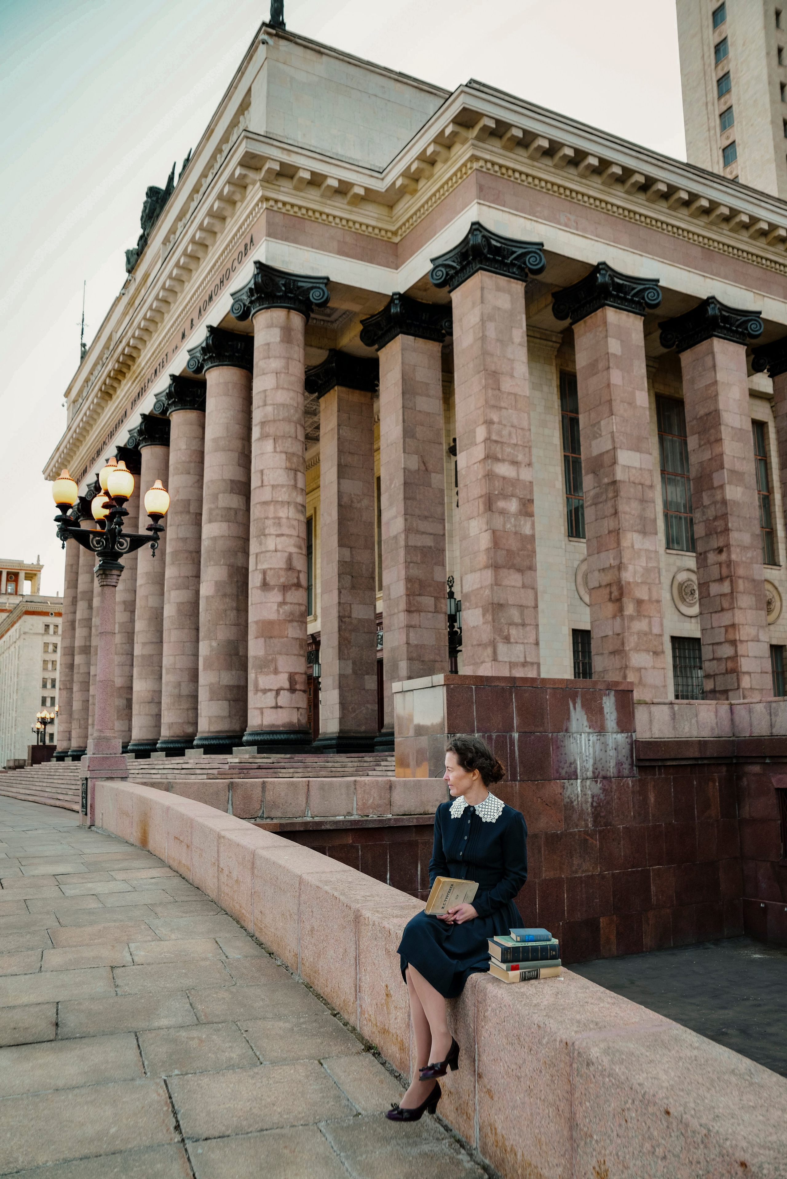 Ретро прогулка на Воробьевых горах. Фотограф Москва: тематическая фотосессия с подбором образа