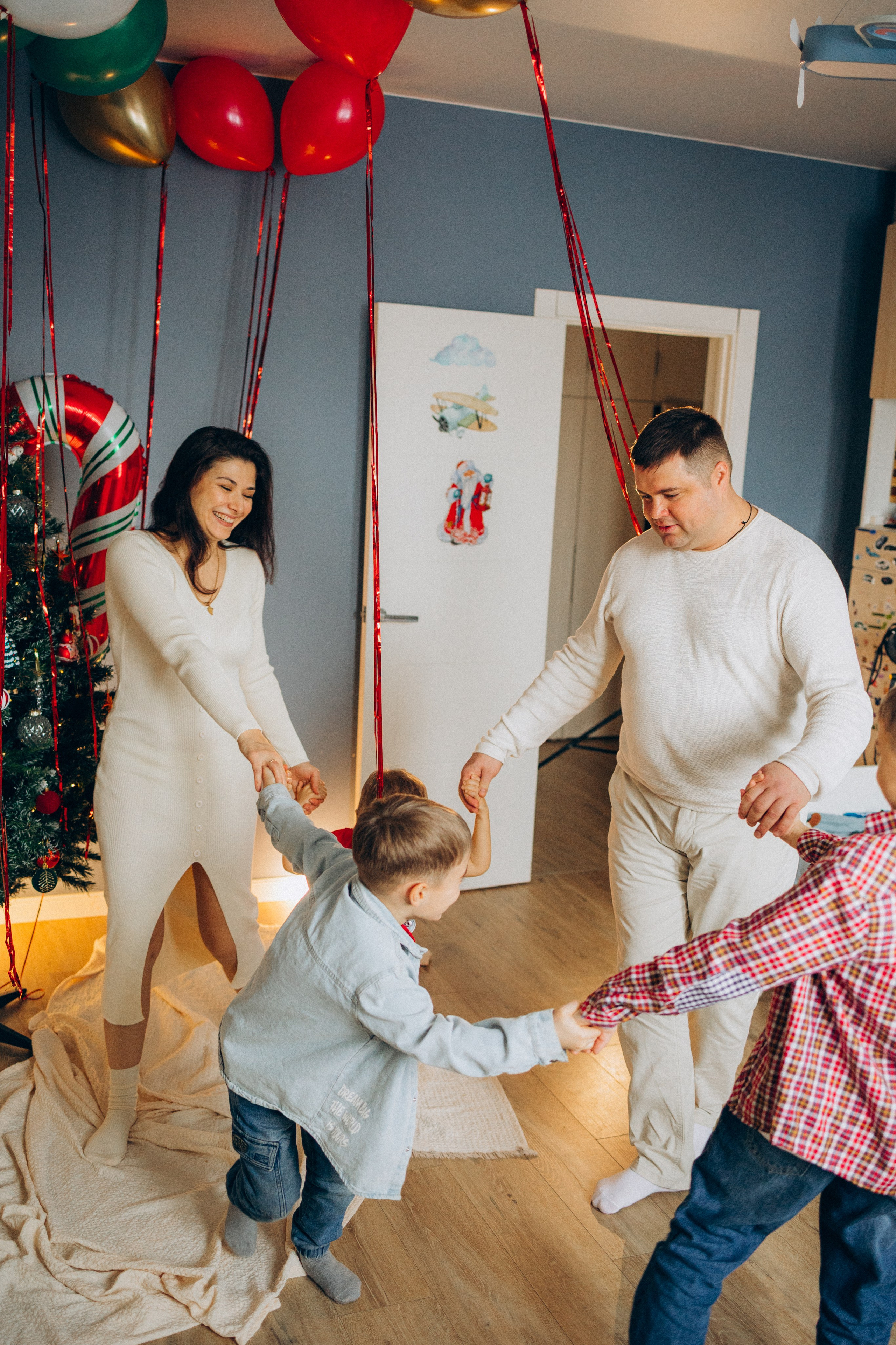 Семья — это тепло объятий и свет улыбок!. Фотограф Москва Светлана Кирюшина