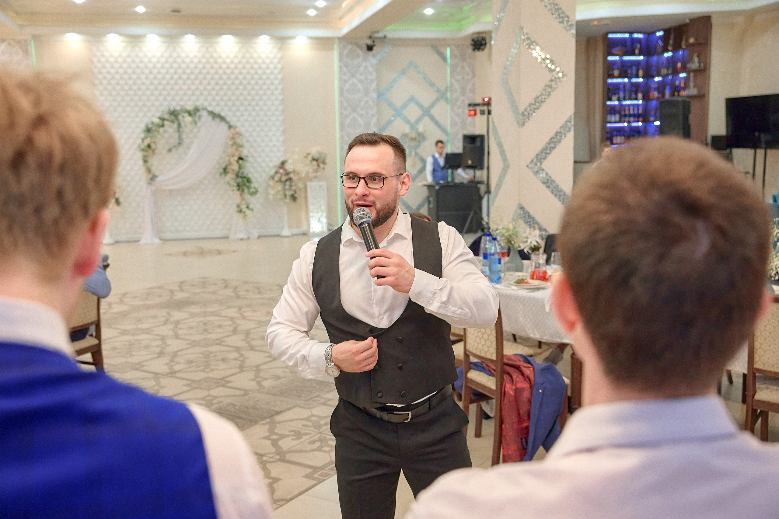 Портфолио репортажной фотосъёмки: Выпускной в ресторане «Император». Фотограф Яковлев Роман — Красноярск