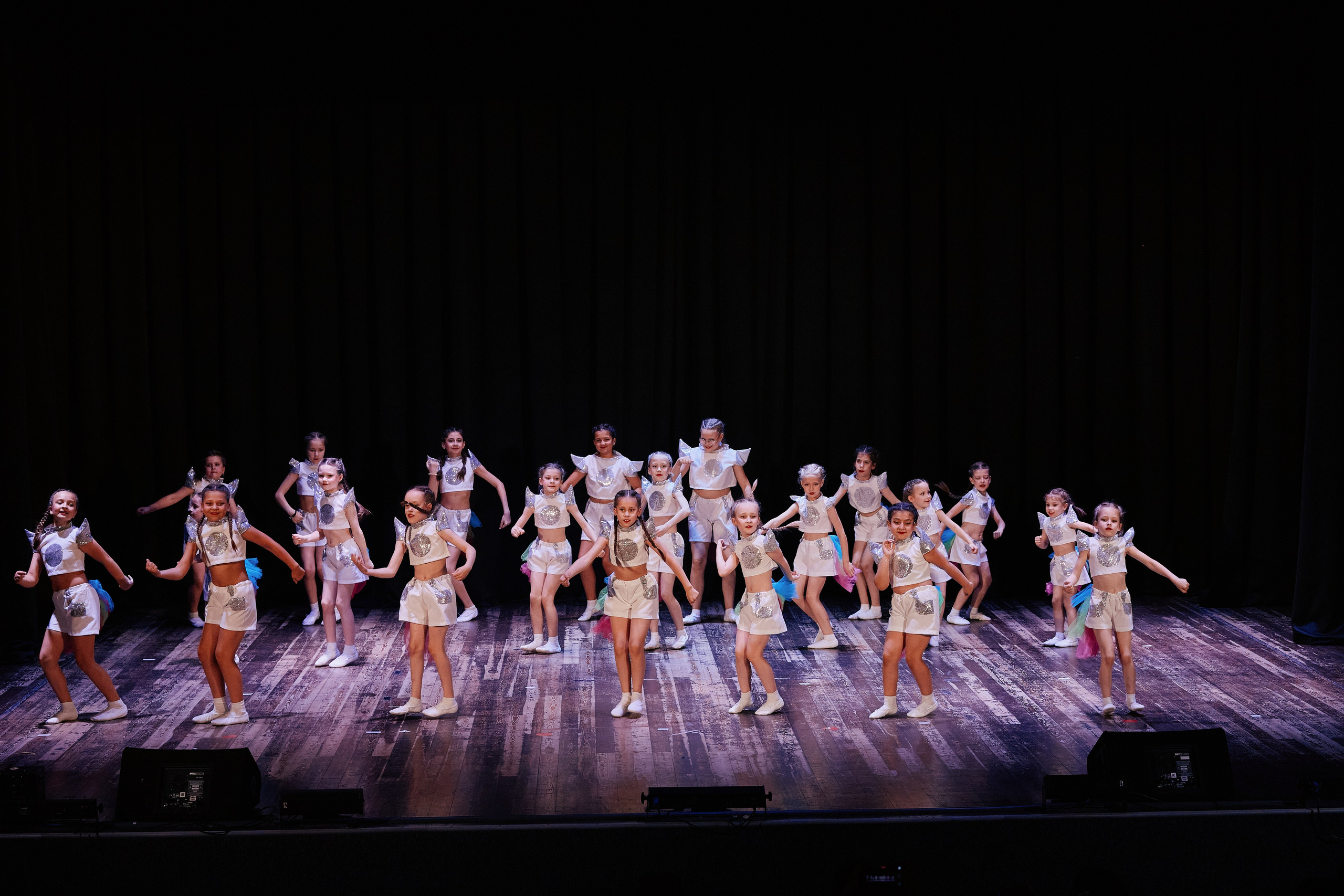 Концерт танцевальной студии Фиеста 08.06. Свадебный репортажный фотограф краснодар максим дремов дрёмов фотосессия студия цена