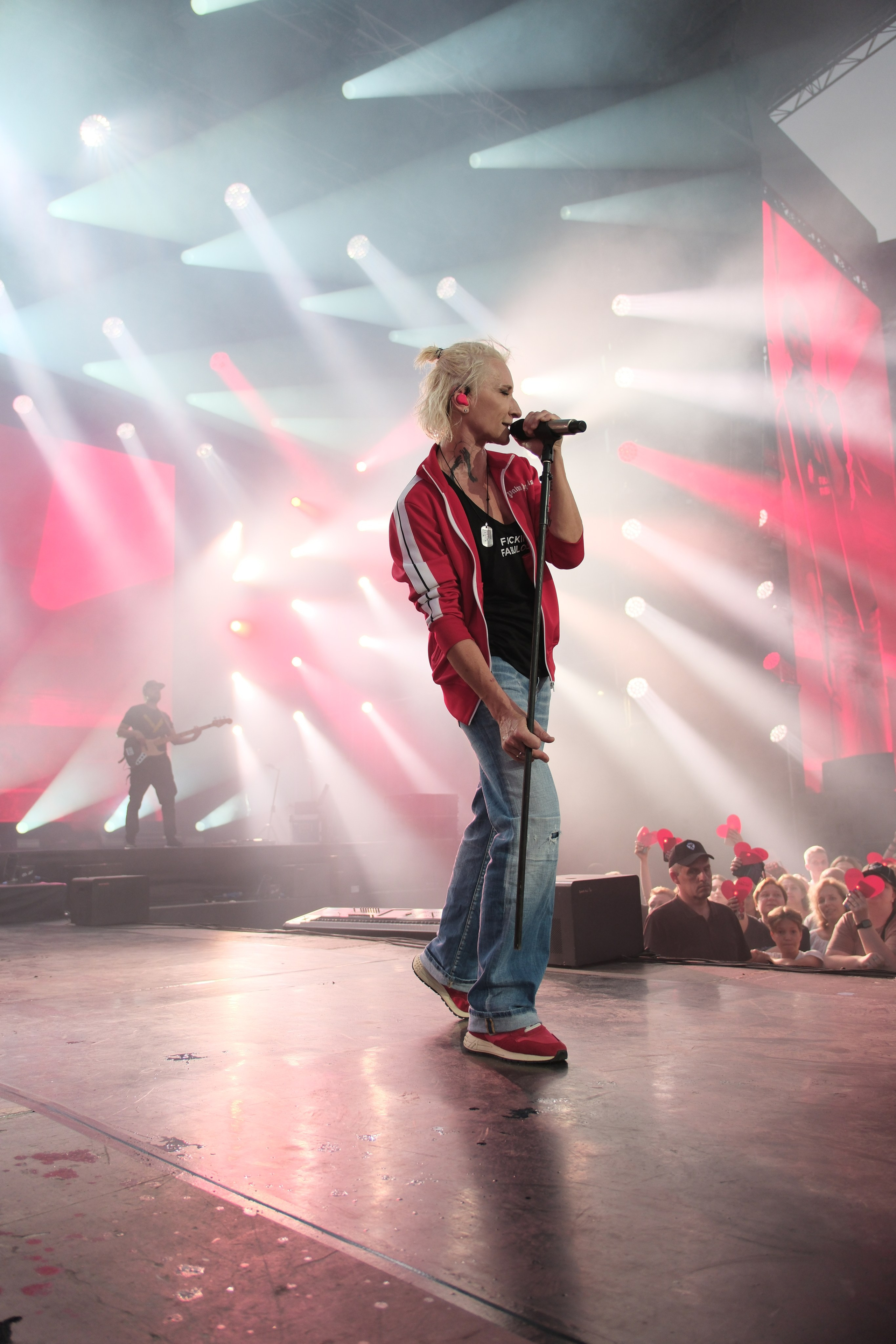 Диана Арбенина (группа «Ночные снайперы») — Москва, МТС Live Лето 2024. RedGeek - блогер и стручњак за образовање и ИТ Кирил Ситнов