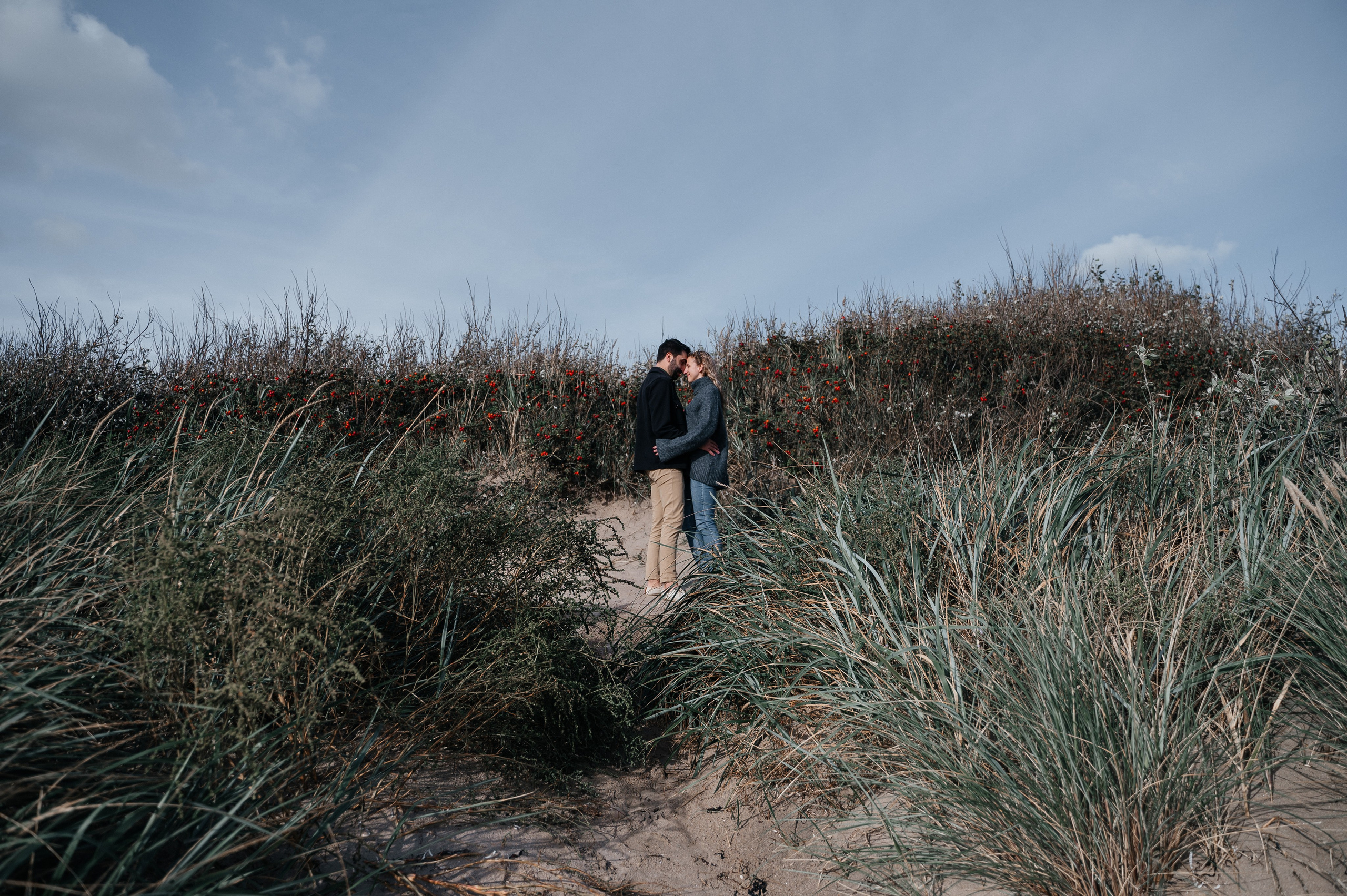 Parfotografering på Skrea strand | Fotograf i Falkenberg. Bröllops- och familjefotograf i Halmstad | Valentina