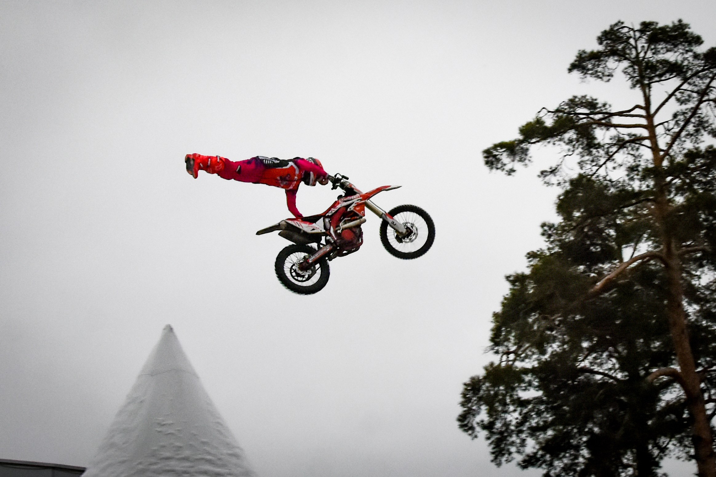 Мото-фристайл около Ледового — 06.01.2025. AlexFecto — галереи фотографий