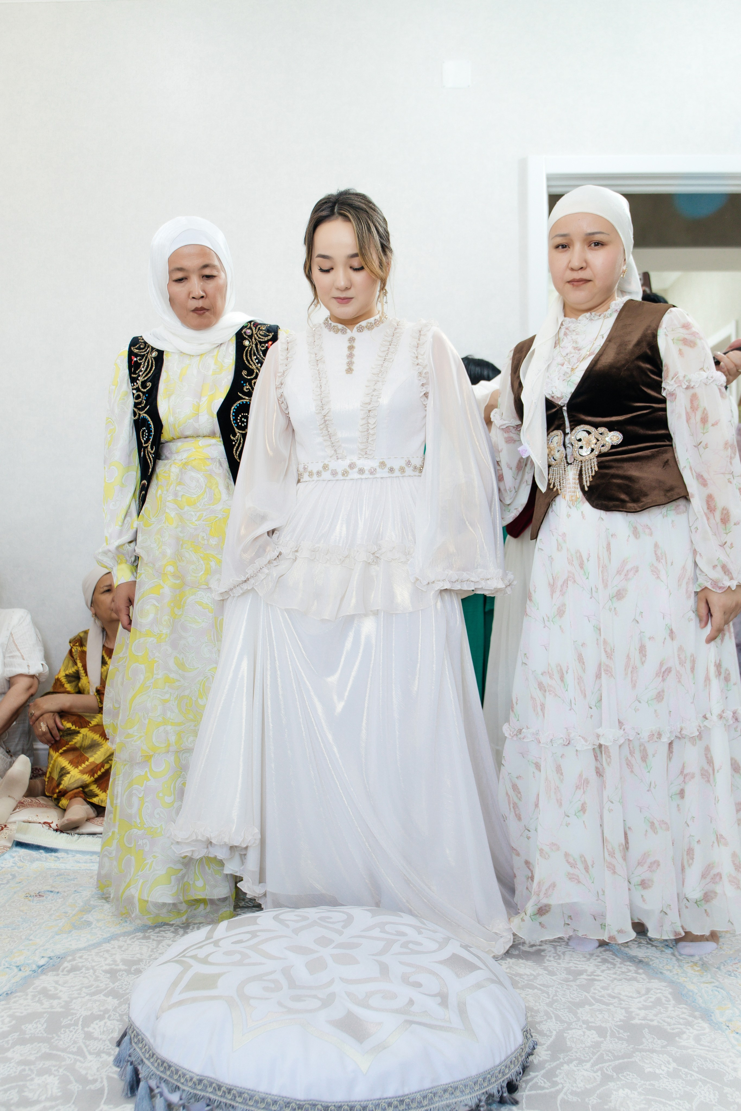 Moldir — syrğa salu. Wedding and Love story Photographer