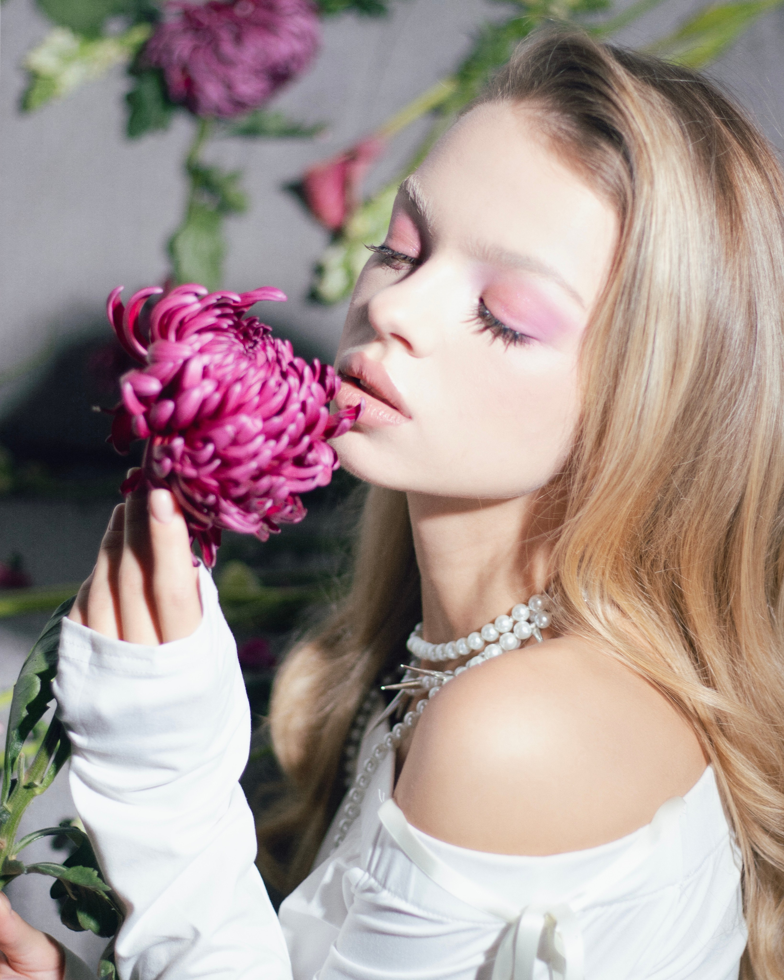 For svetochi brand. Surélisme