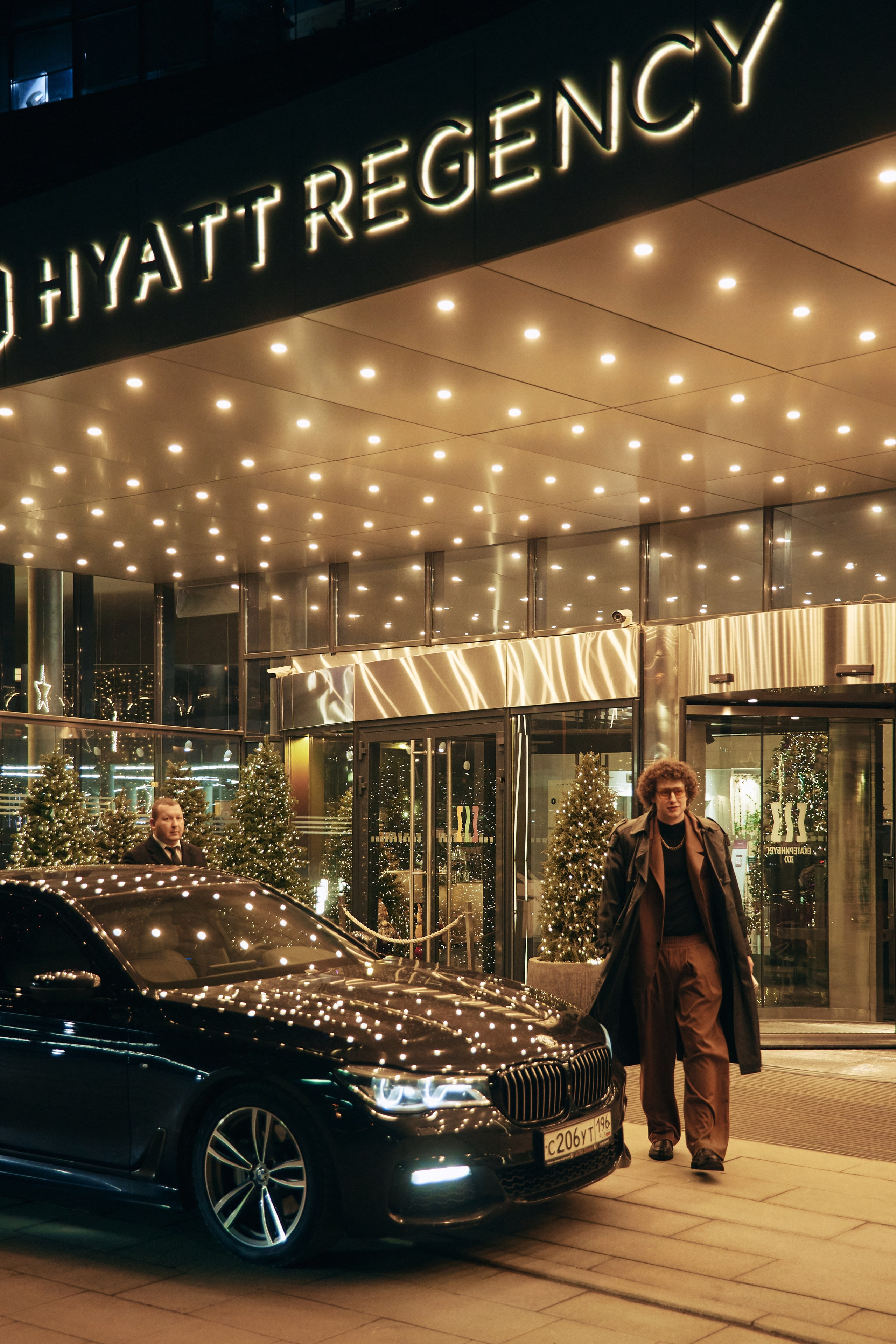 Фотосессия для ведущего Евгения Калашникова: создание стильного визуального контента для личного бренда. Дмитрий Мазуркевич: Профессиональный Репортажный Фотограф