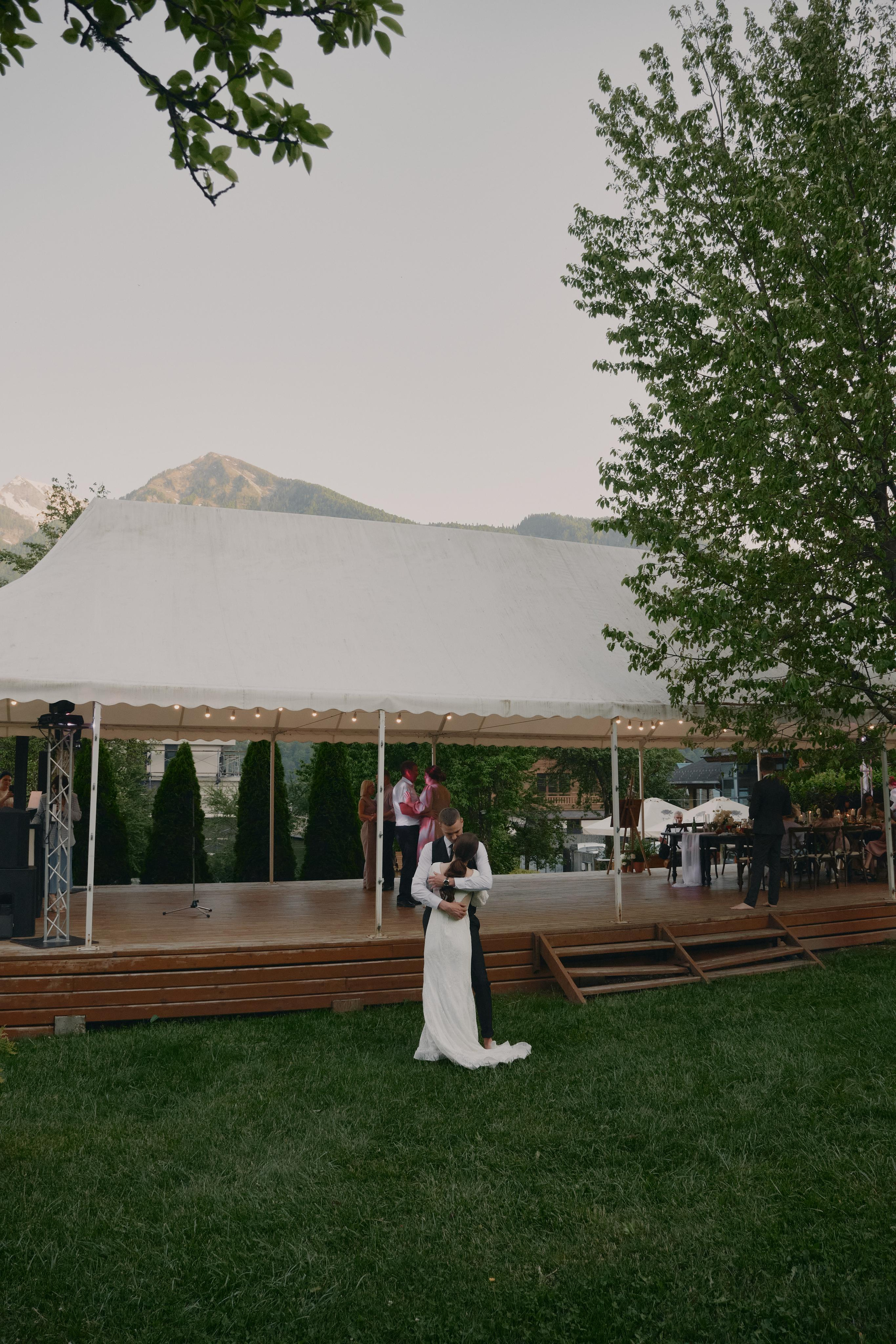 Юрий и Александра. Камерная свадьба в горах. Семейный и свадебный фотограф в Краснодаре