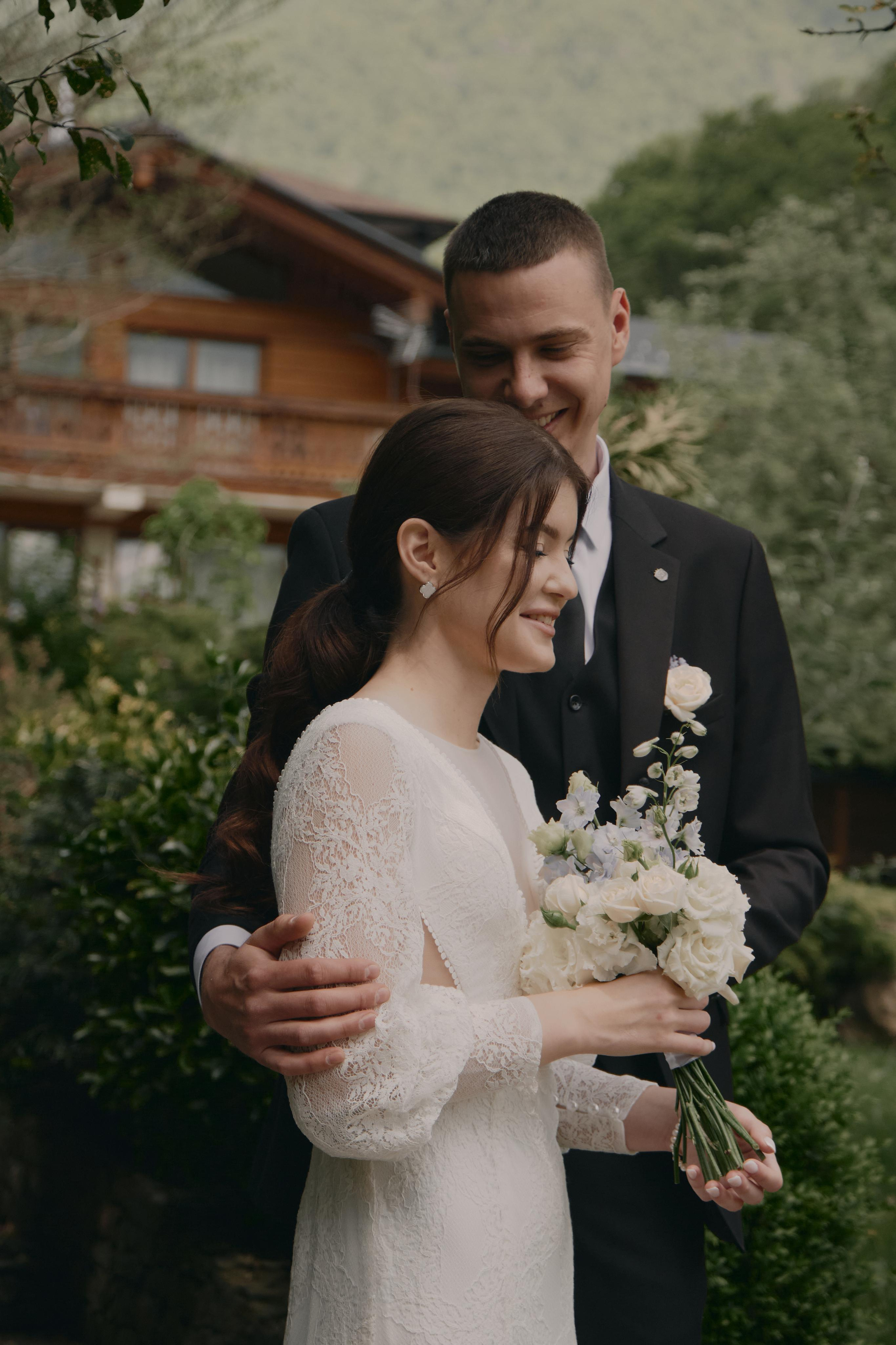 Камерная свадьба на Красной Поляне. Семейный и свадебный фотограф в Краснодаре