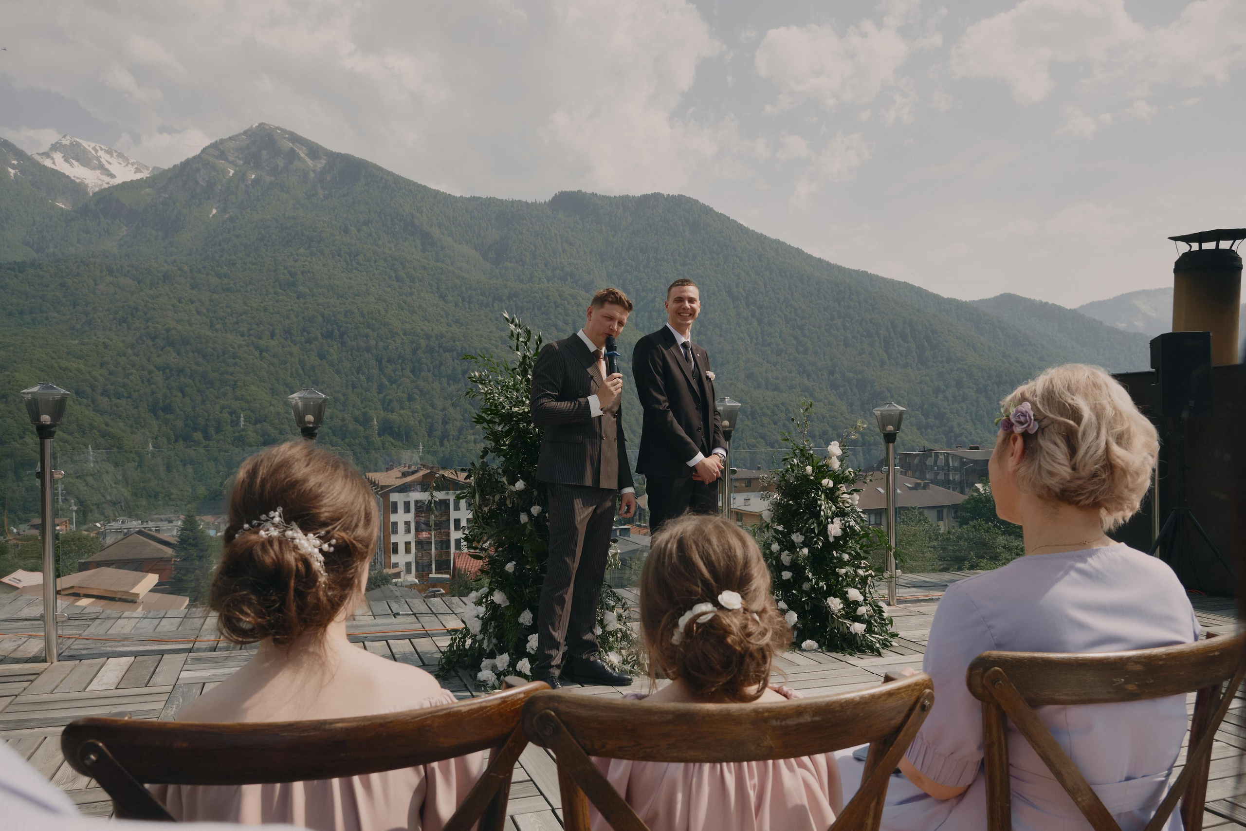 Юрий и Александра. Камерная свадьба в горах. Семейный и свадебный фотограф в Краснодаре