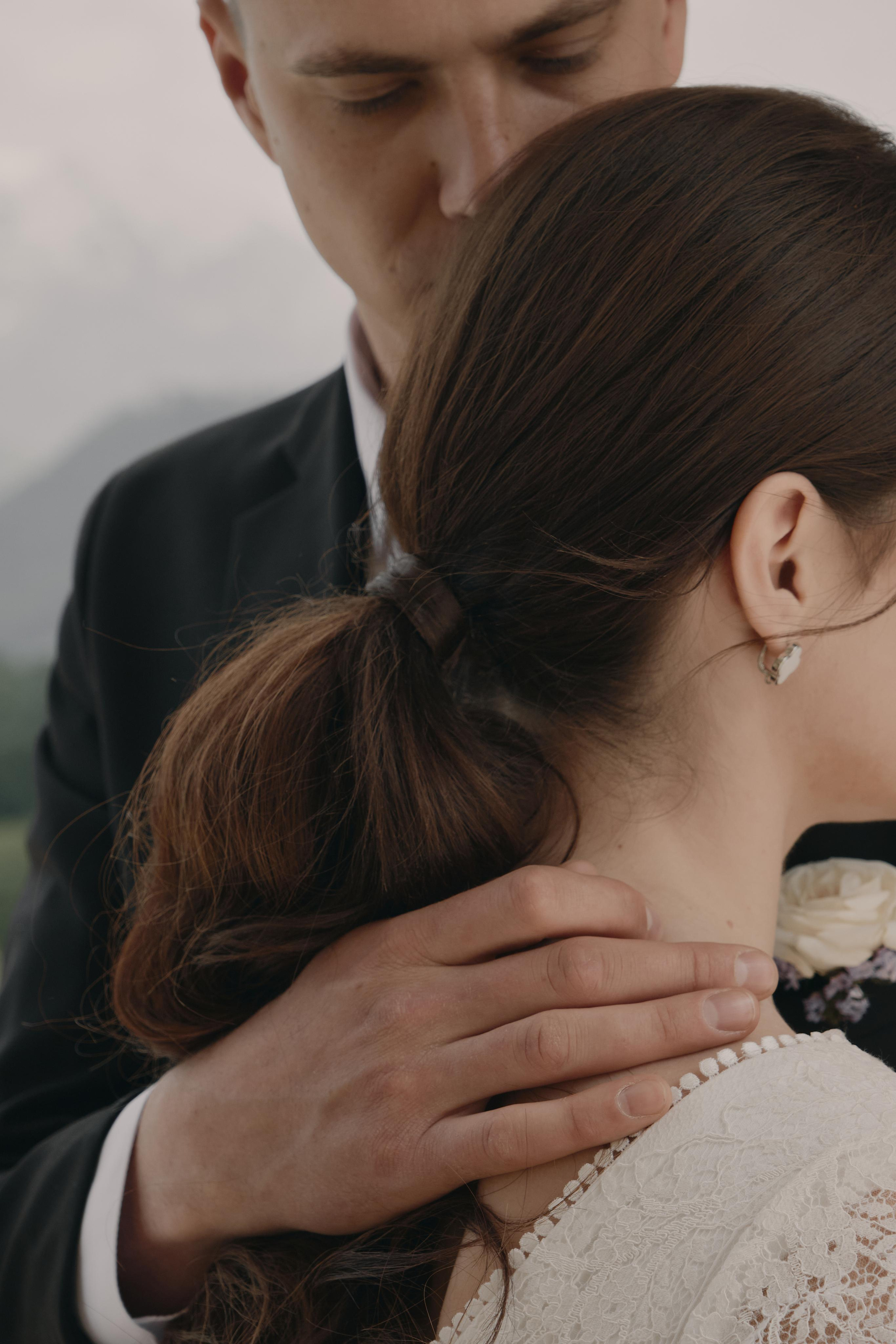 Камерная свадьба на Красной Поляне. Семейный и свадебный фотограф в Краснодаре