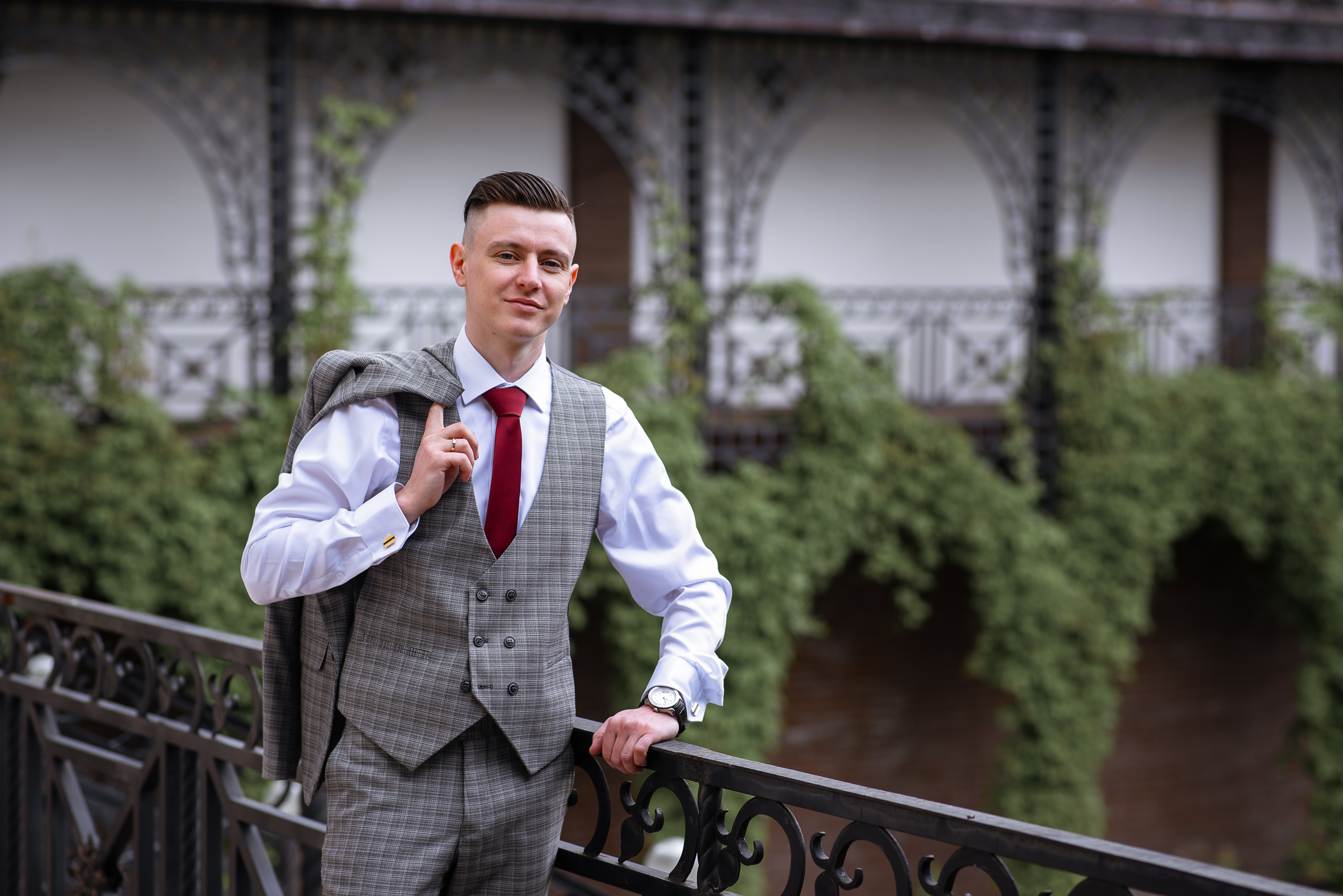 Локация для красивой свадебной прогулки в городе Клин. Свадебный фотограф, видеограф в Клину, Москве, Зеленограде, Калабушкин