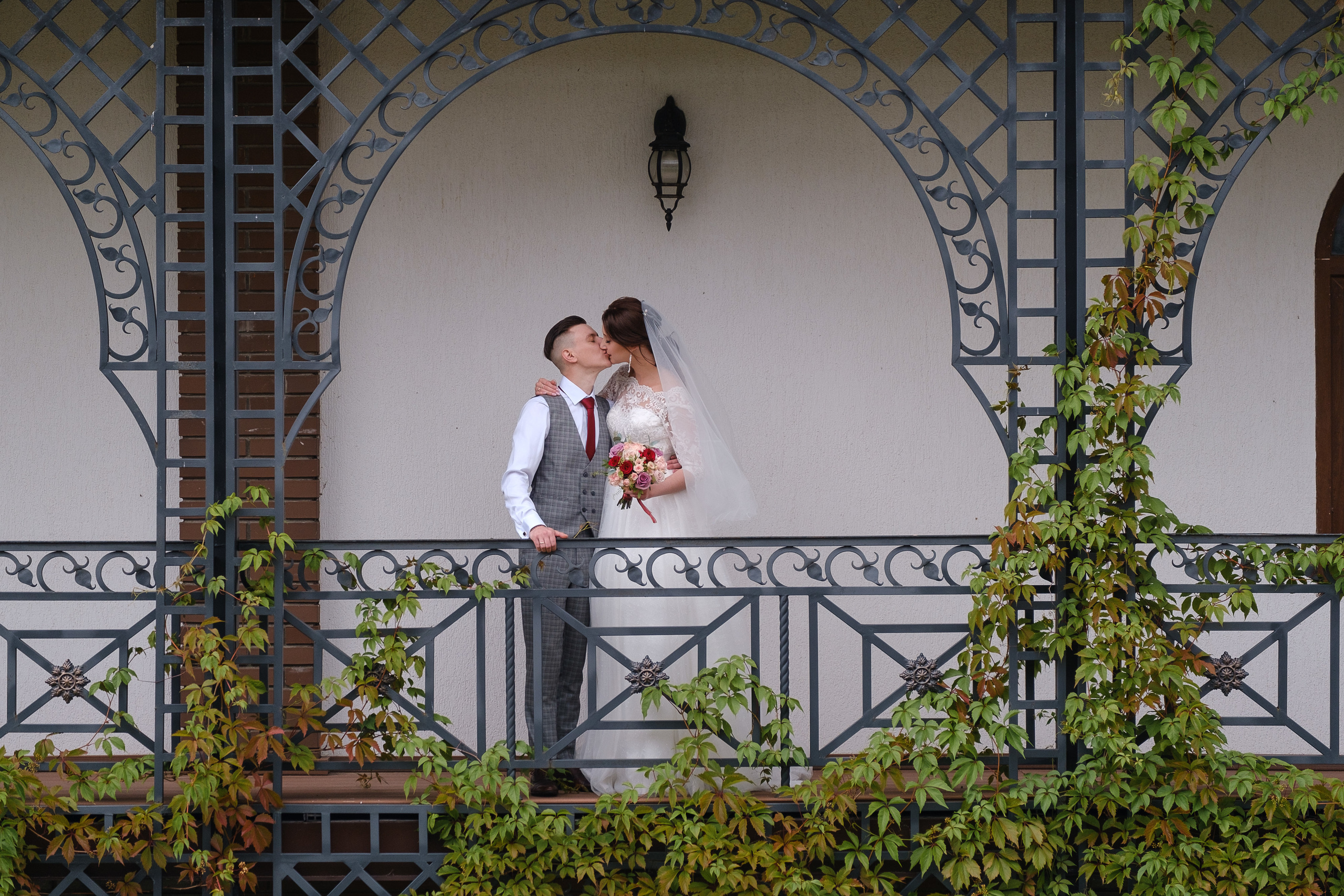 Локация для красивой свадебной прогулки в городе Клин. Свадебный фотограф, видеограф в Клину, Москве, Зеленограде, Калабушкин