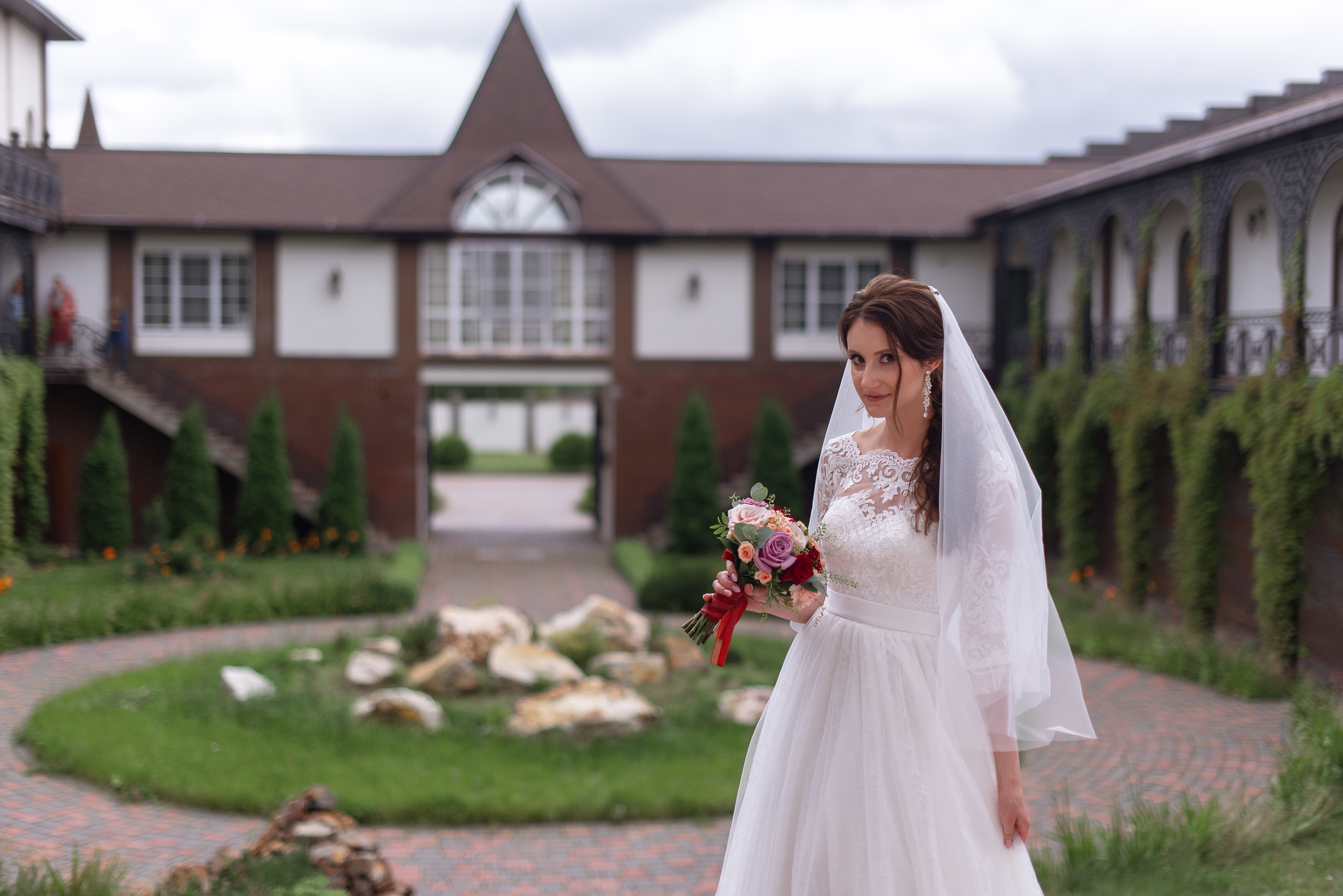 Локация для красивой свадебной прогулки в городе Клин. Свадебный фотограф, видеограф в Клину, Москве, Зеленограде, Калабушкин