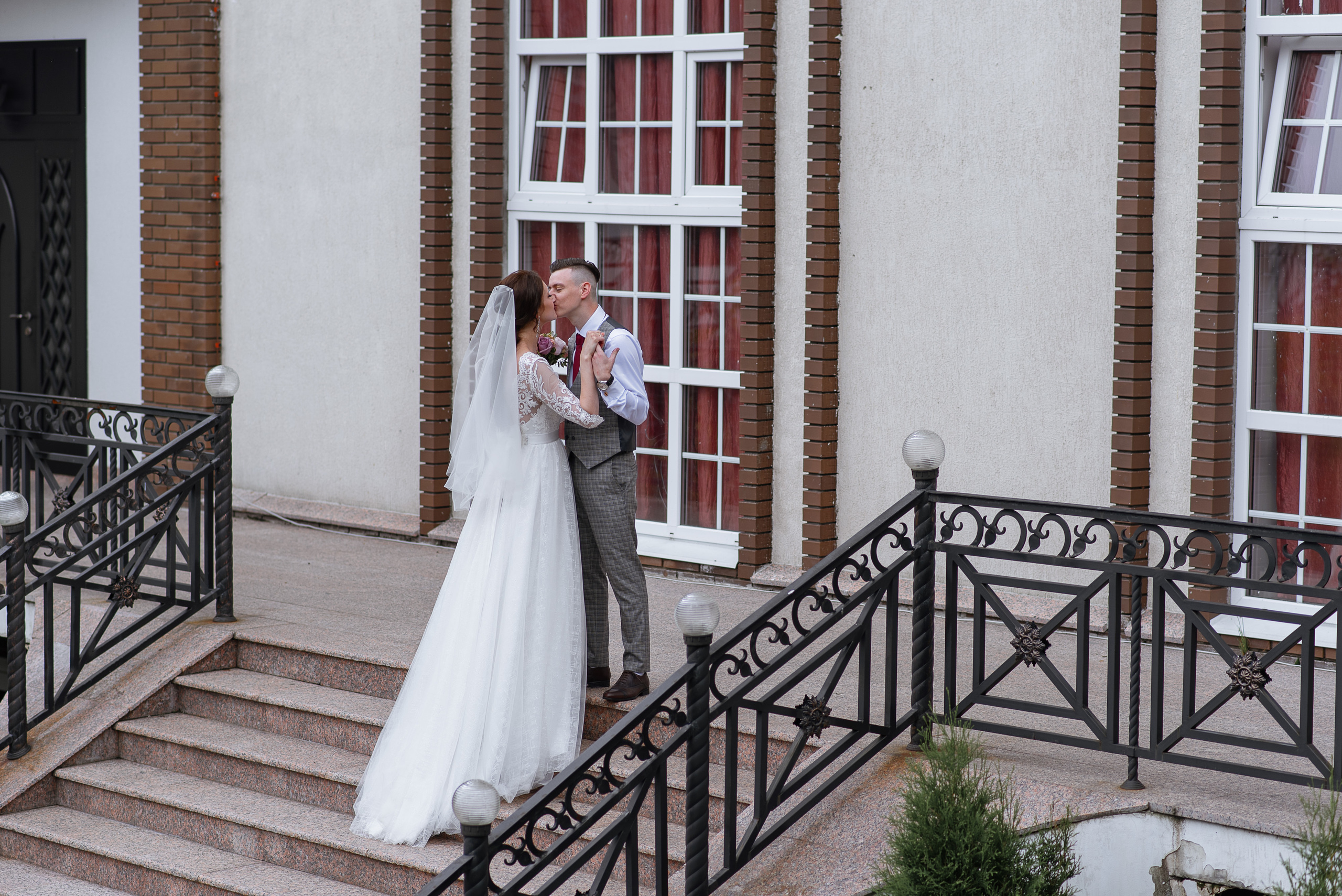 Локация для красивой свадебной прогулки в городе Клин. Свадебный фотограф, видеограф в Клину, Москве, Зеленограде, Калабушкин