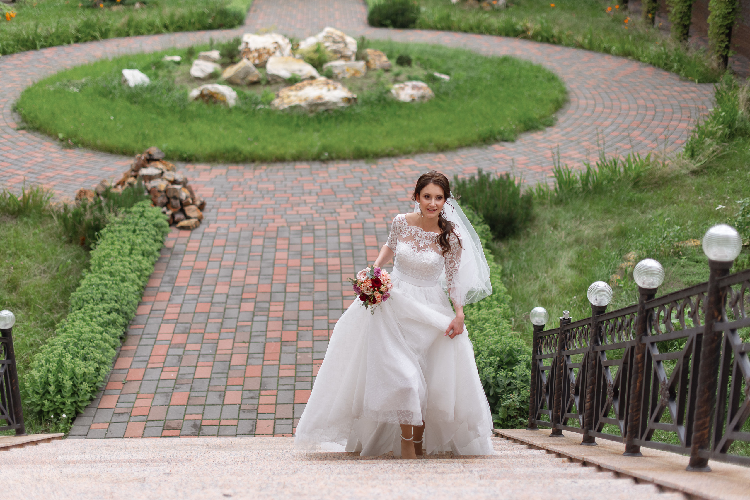 Локация для красивой свадебной прогулки в городе Клин. Свадебный фотограф, видеограф в Клину, Москве, Зеленограде, Калабушкин