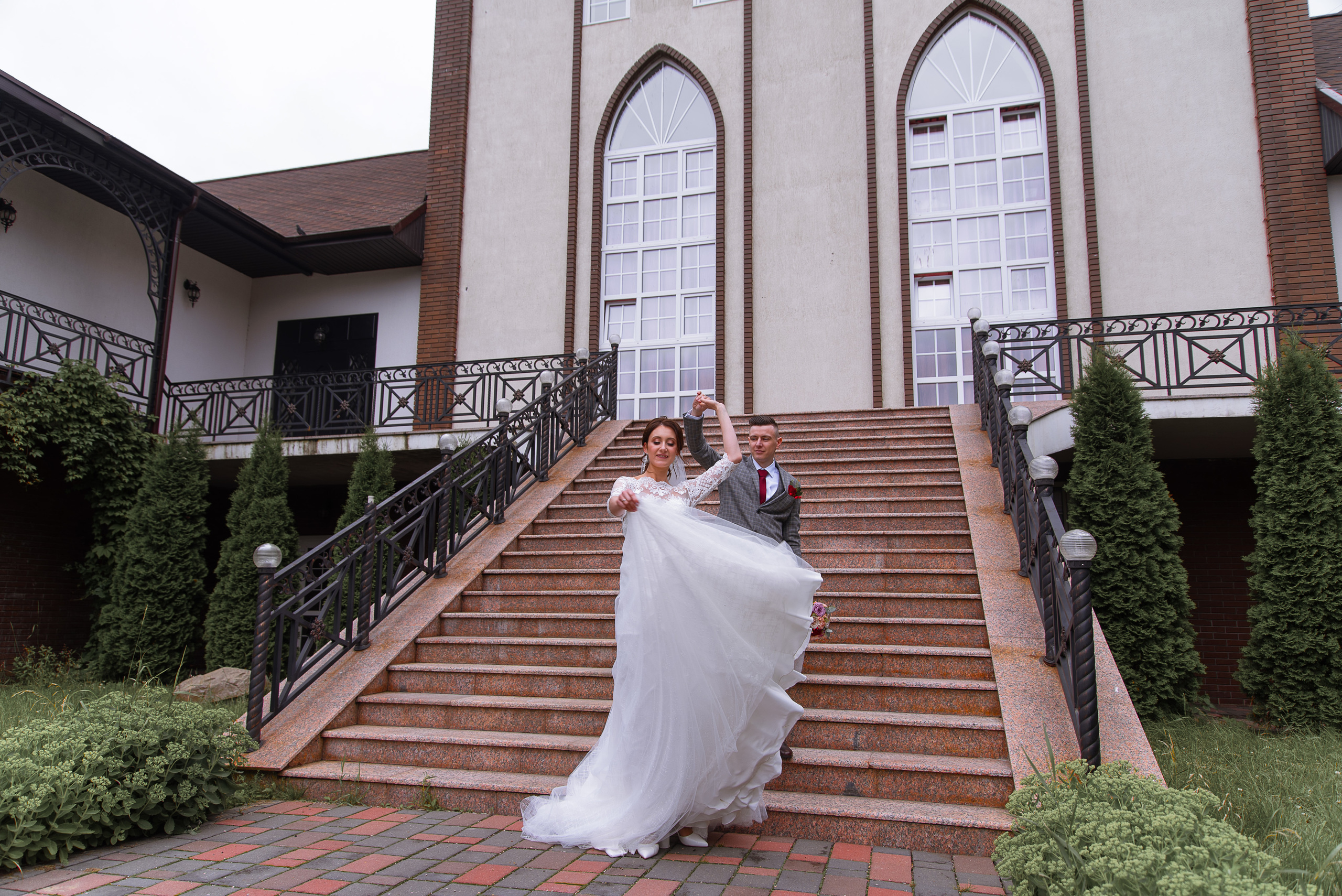 Локация для красивой свадебной прогулки в городе Клин. Свадебный фотограф, видеограф в Клину, Москве, Зеленограде, Калабушкин
