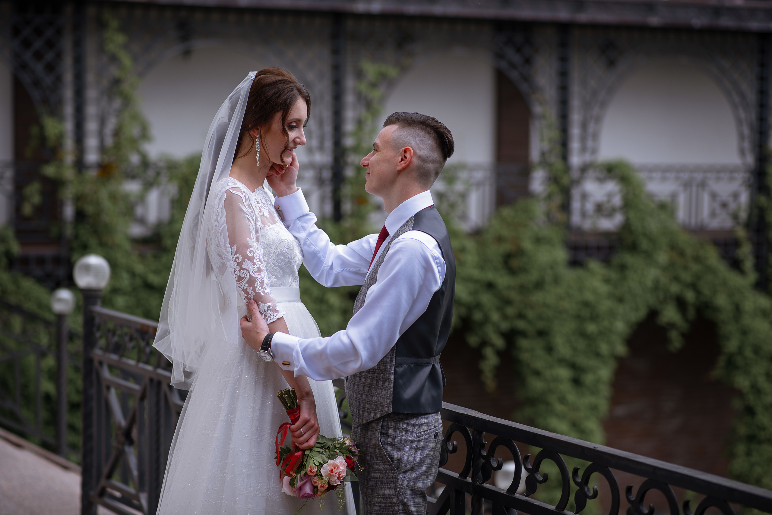 Локация для красивой свадебной прогулки в городе Клин. Свадебный фотограф, видеограф в Клину, Москве, Зеленограде, Калабушкин