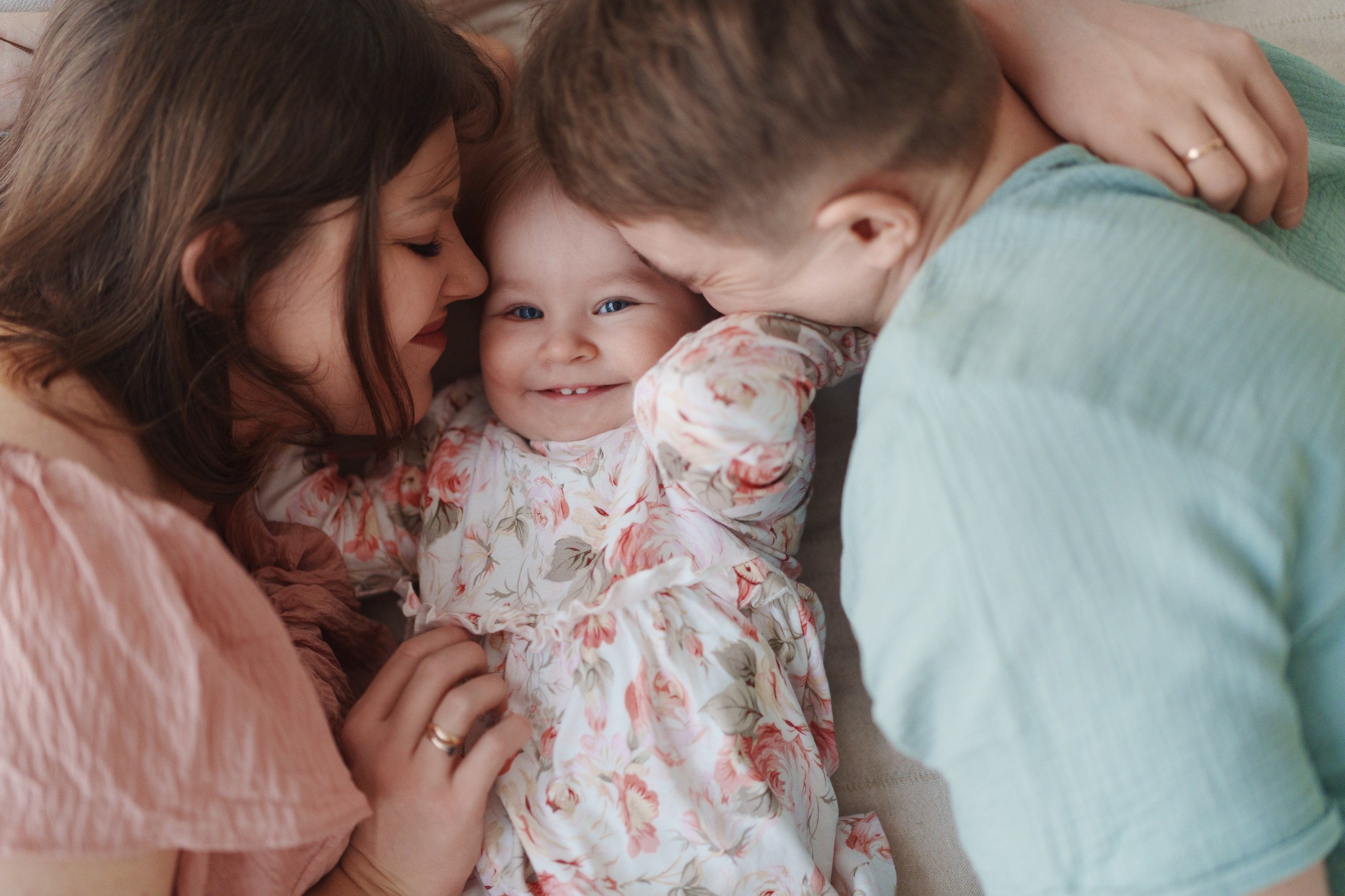 Семейная фотосессия в студии Estetic Home в Уфе — подарочный сертификат на фотосессию